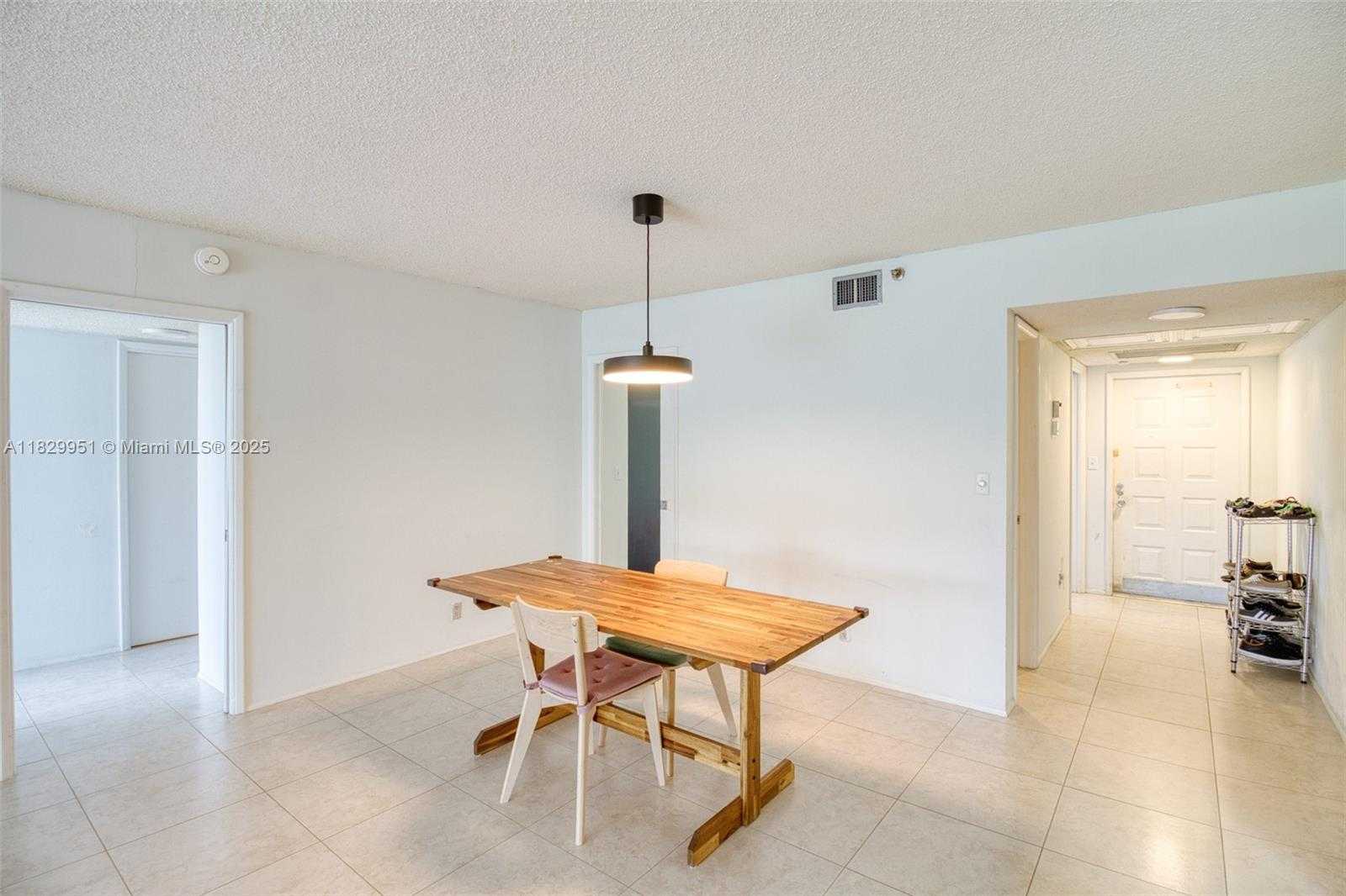 Small Image of 4015 WEST PALM AIRE DR #506, Pompano Beach Number 31