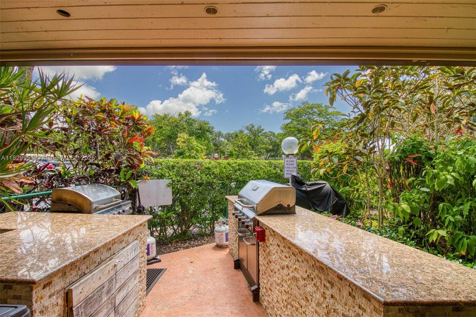 Small Image of 4015 WEST PALM AIRE DR #506, Pompano Beach Number 41