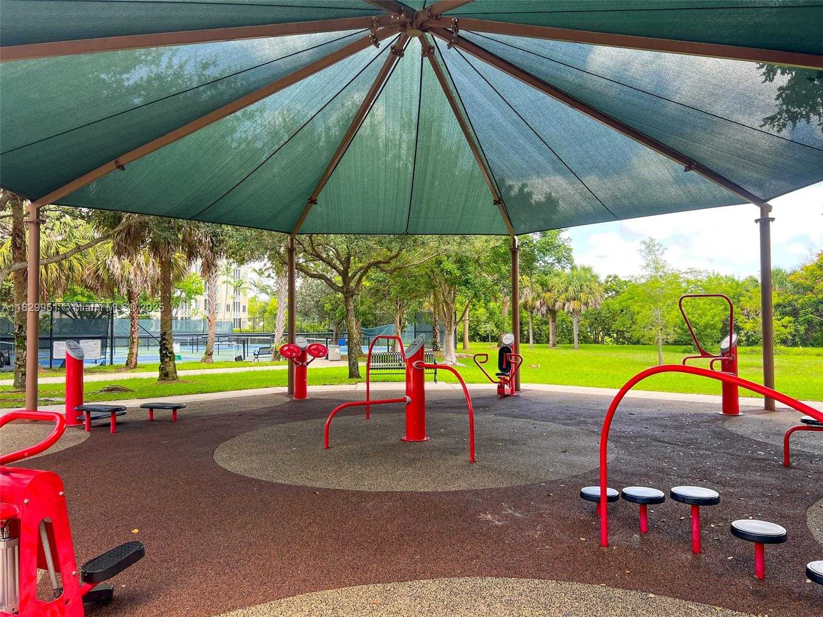 Small Image of 4015 WEST PALM AIRE DR #506, Pompano Beach Number 46
