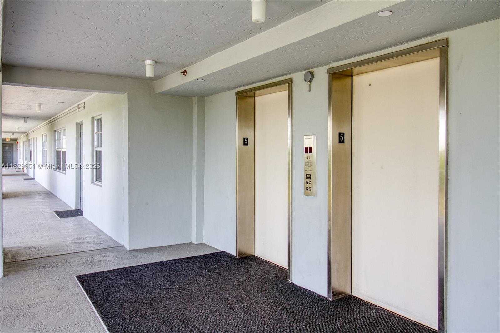 Small Image of 4015 WEST PALM AIRE DR #506, Pompano Beach Number 7