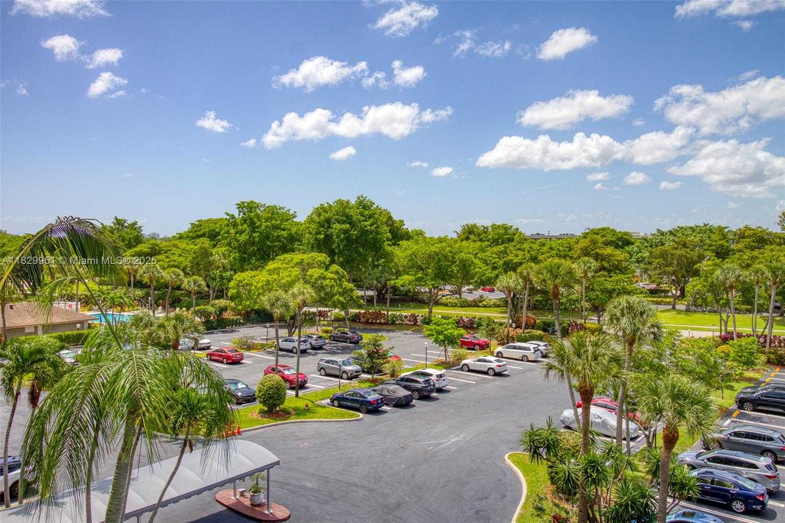 Small Image of 4015 WEST PALM AIRE DR #506, Pompano Beach Number 9