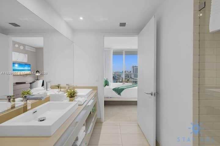 Small Image of 4010 SOUTH OCEAN DR #R2001, Hollywood Number 22