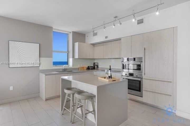 Small Image of 4010 SOUTH OCEAN DR #R2001, Hollywood Number 4