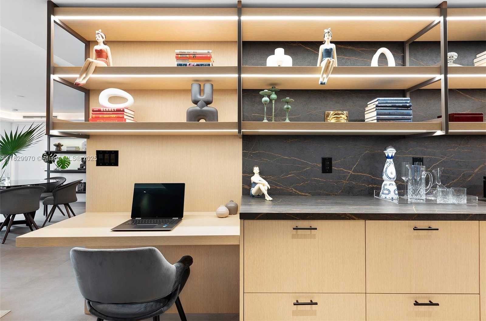 Small Image of 2301 COLLINS AVE #1004/1003, Miami Beach Number 16