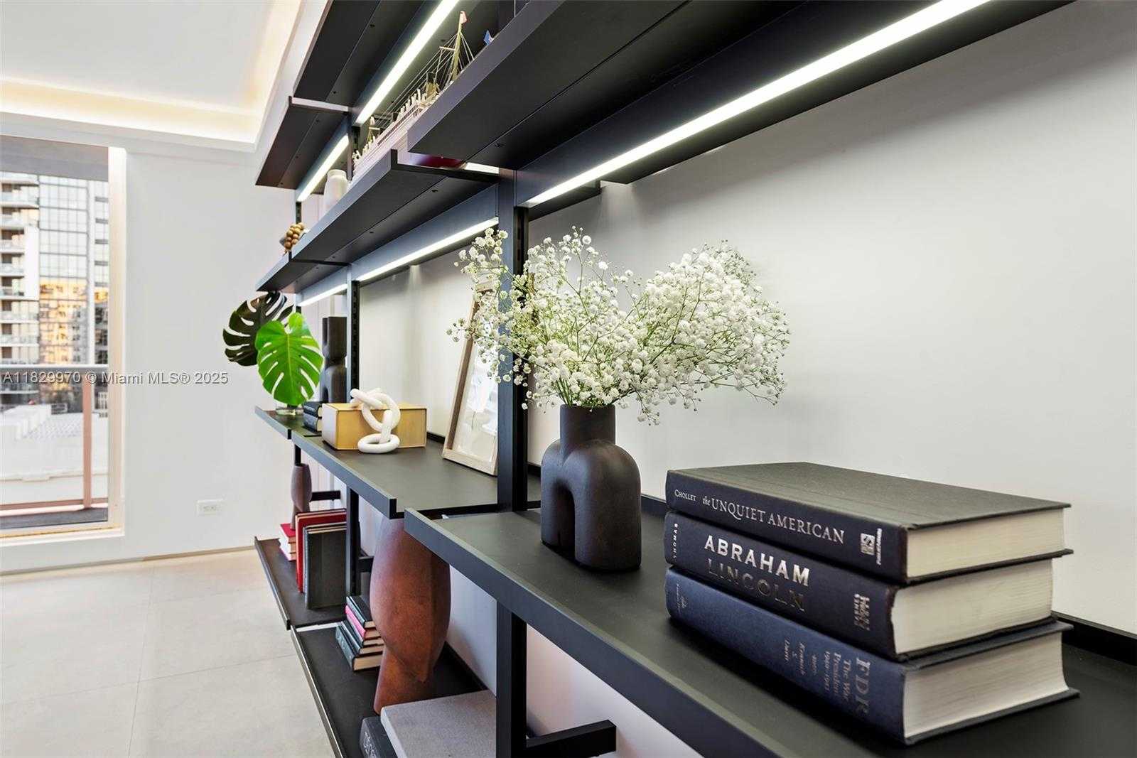 Small Image of 2301 COLLINS AVE #1004/1003, Miami Beach Number 23