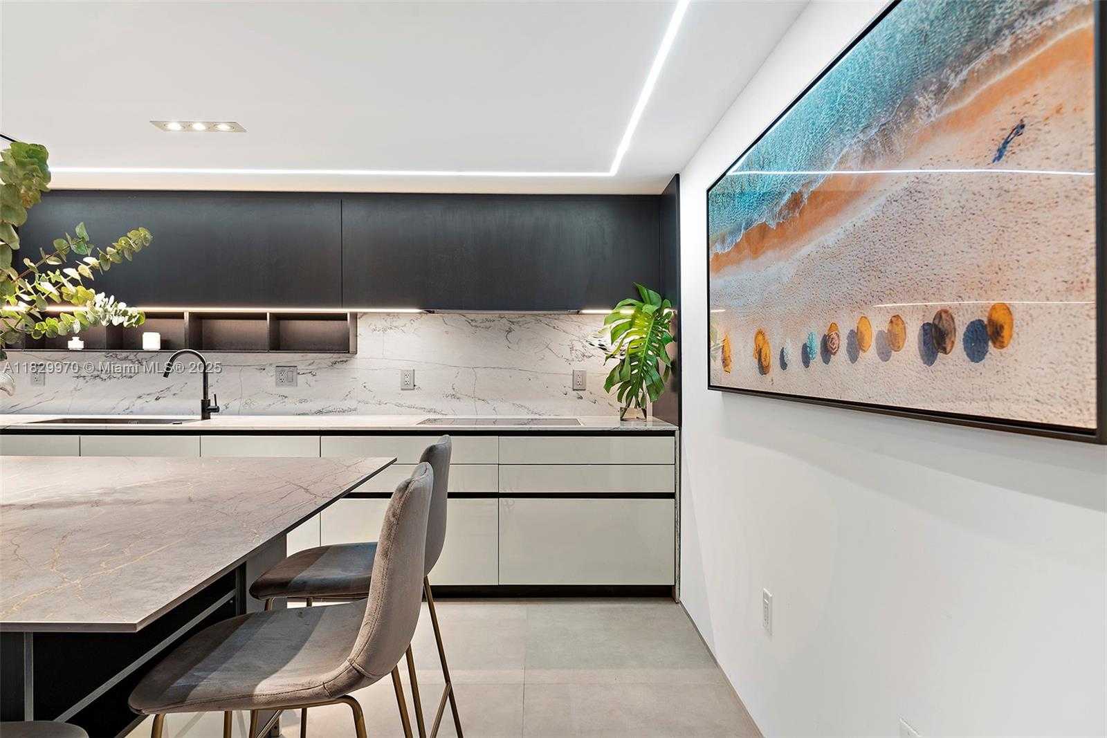 Small Image of 2301 COLLINS AVE #1004/1003, Miami Beach Number 28