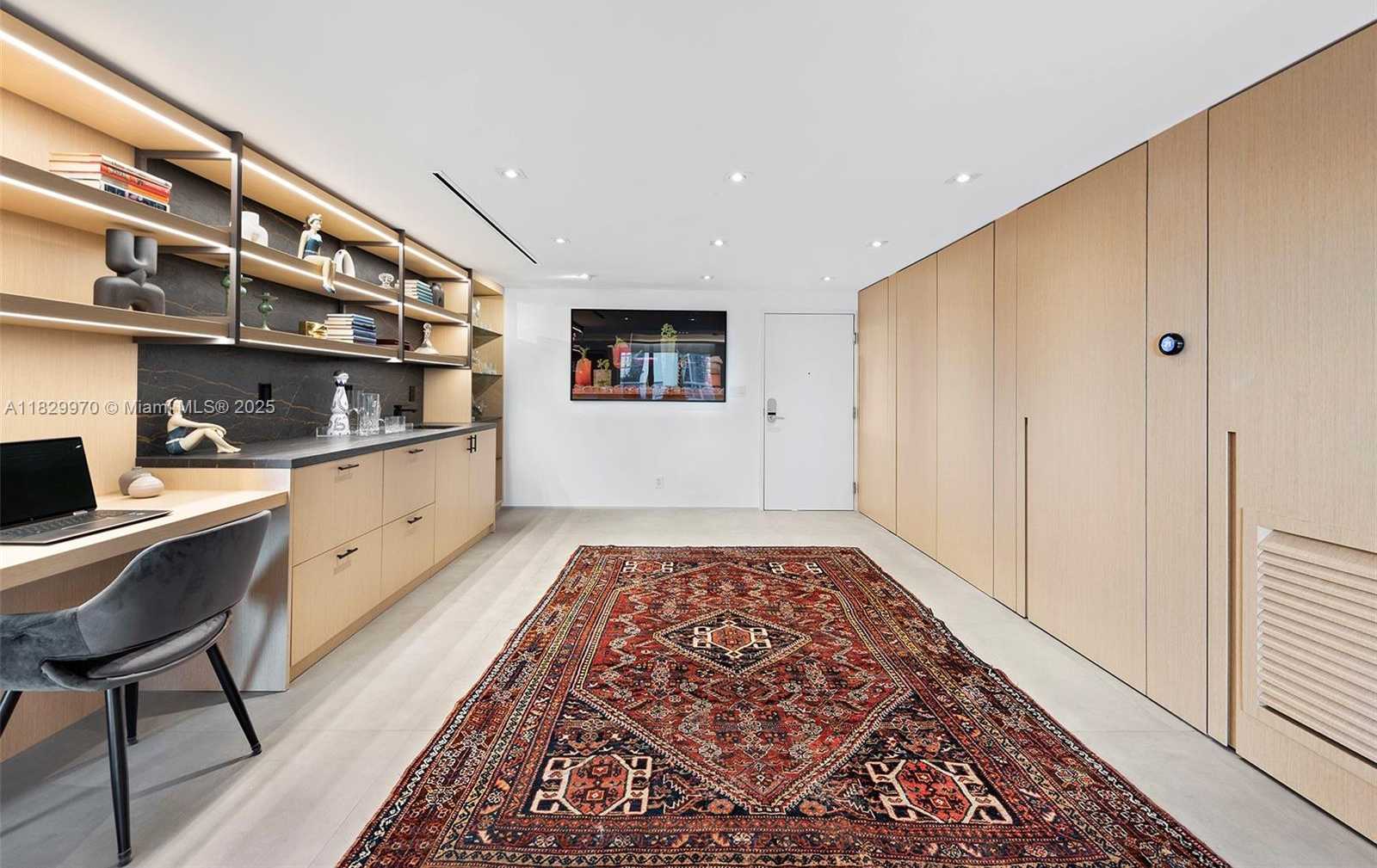 Small Image of 2301 COLLINS AVE #1004/1003, Miami Beach Number 4