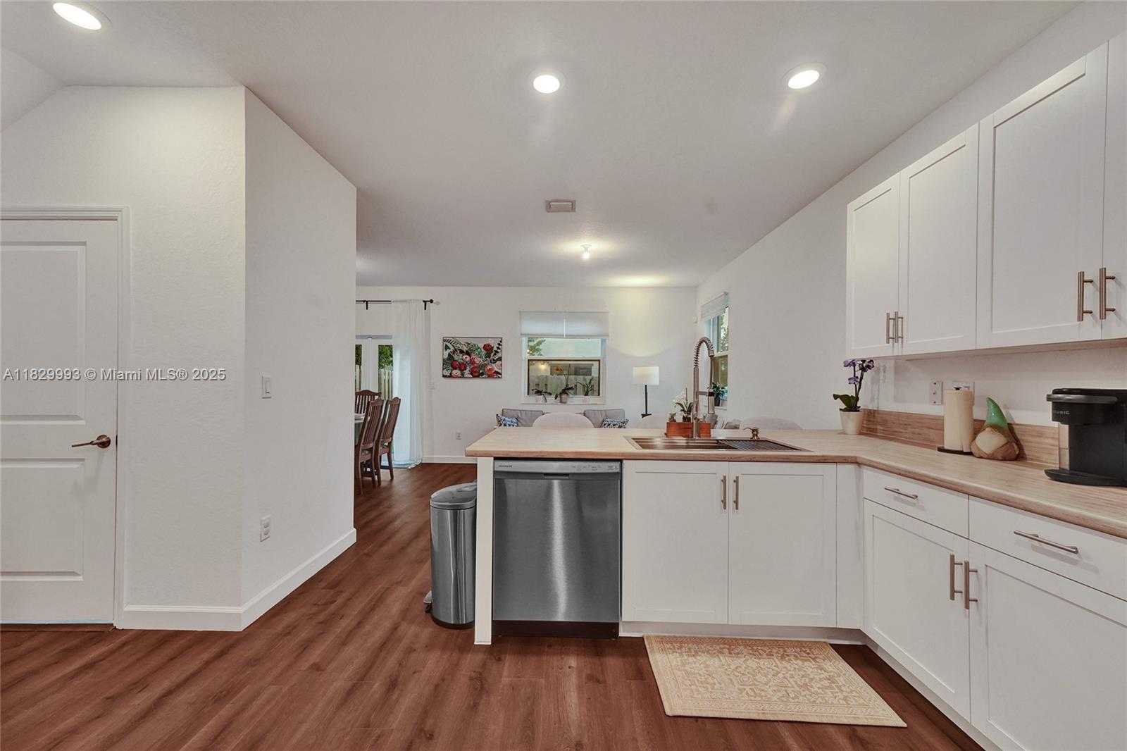 Small Image of 13371 SW 287th Ter, Homestead, FL 33033, USA Number 10