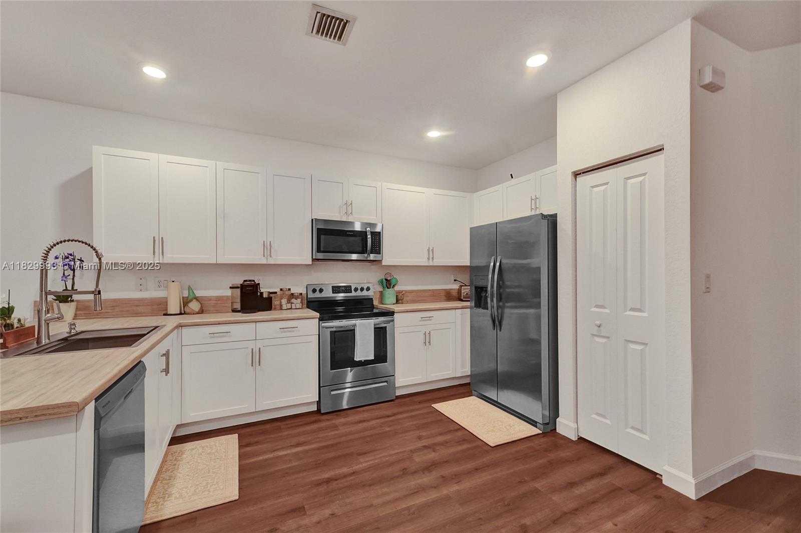 Small Image of 13371 SW 287th Ter, Homestead, FL 33033, USA Number 11