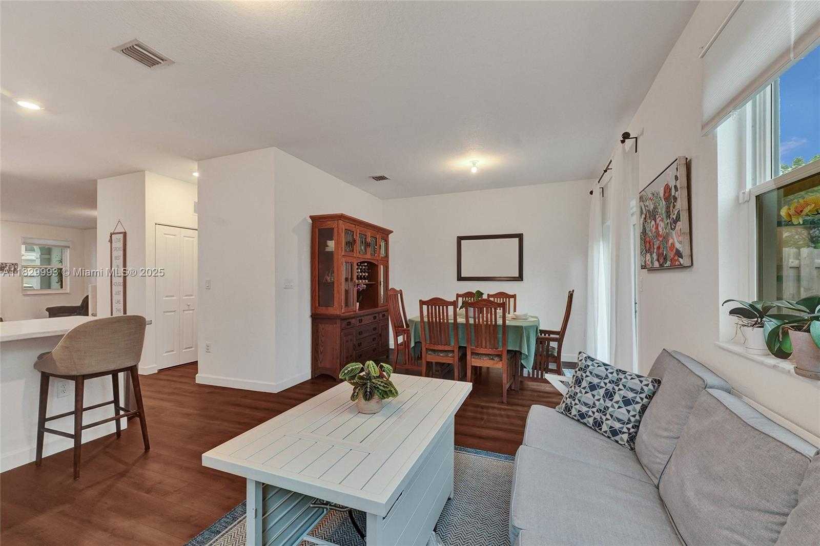 Small Image of 13371 SW 287th Ter, Homestead, FL 33033, USA Number 16