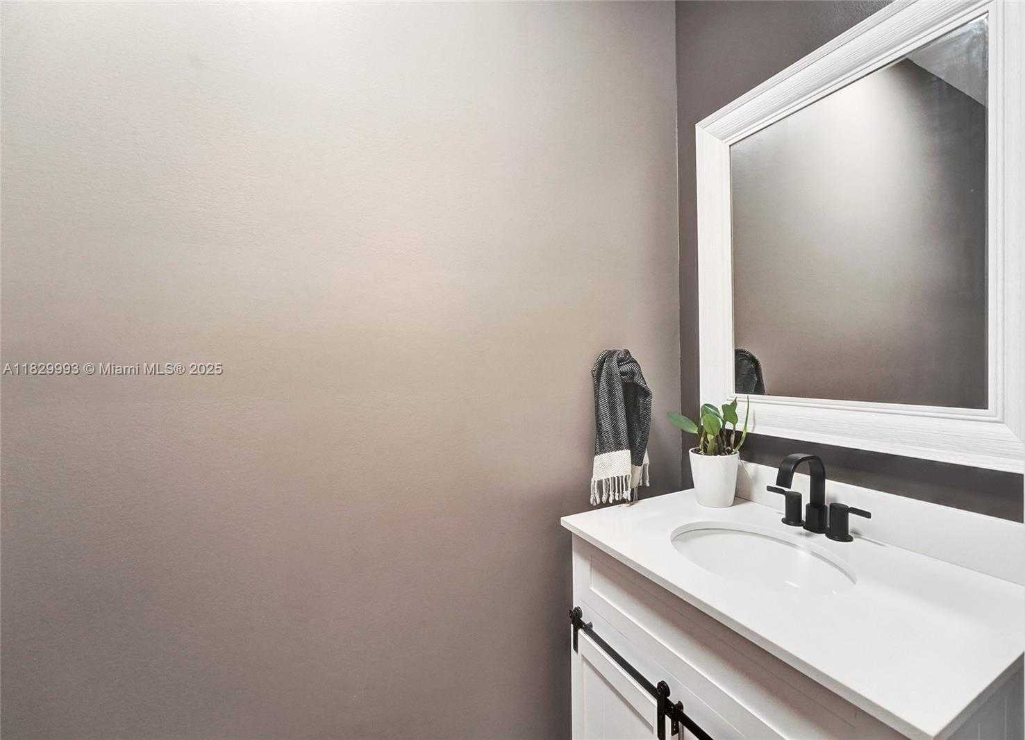 Small Image of 13371 SW 287th Ter, Homestead, FL 33033, USA Number 19