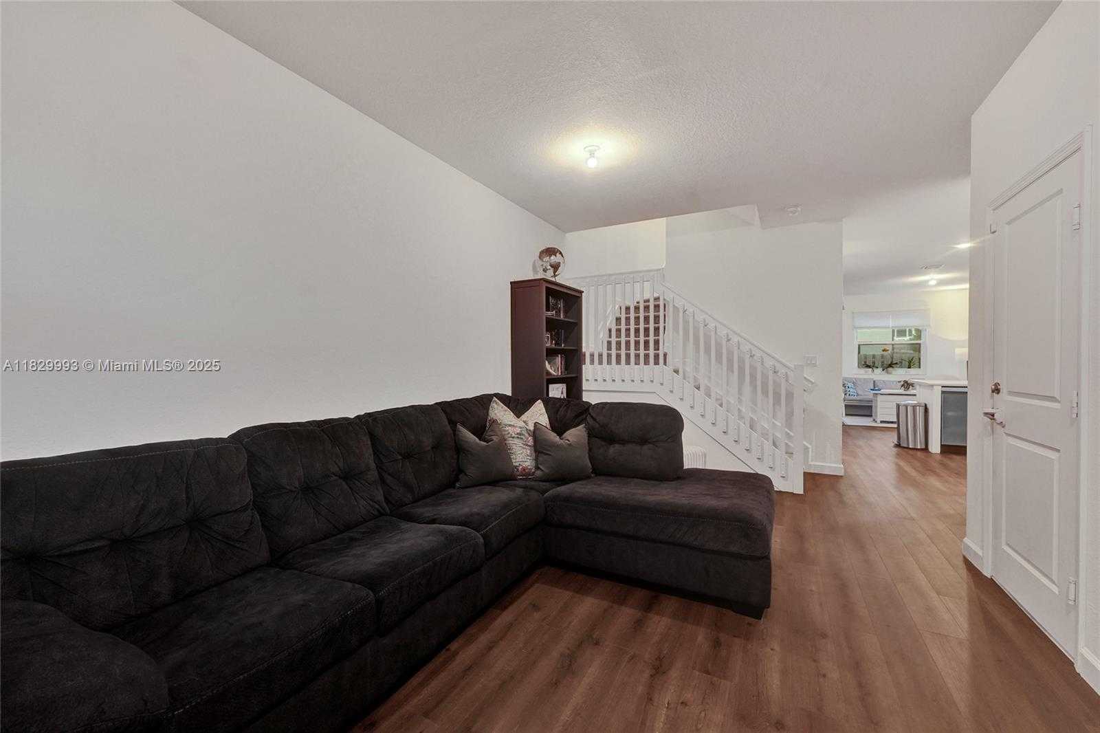 Small Image of 13371 SW 287th Ter, Homestead, FL 33033, USA Number 4