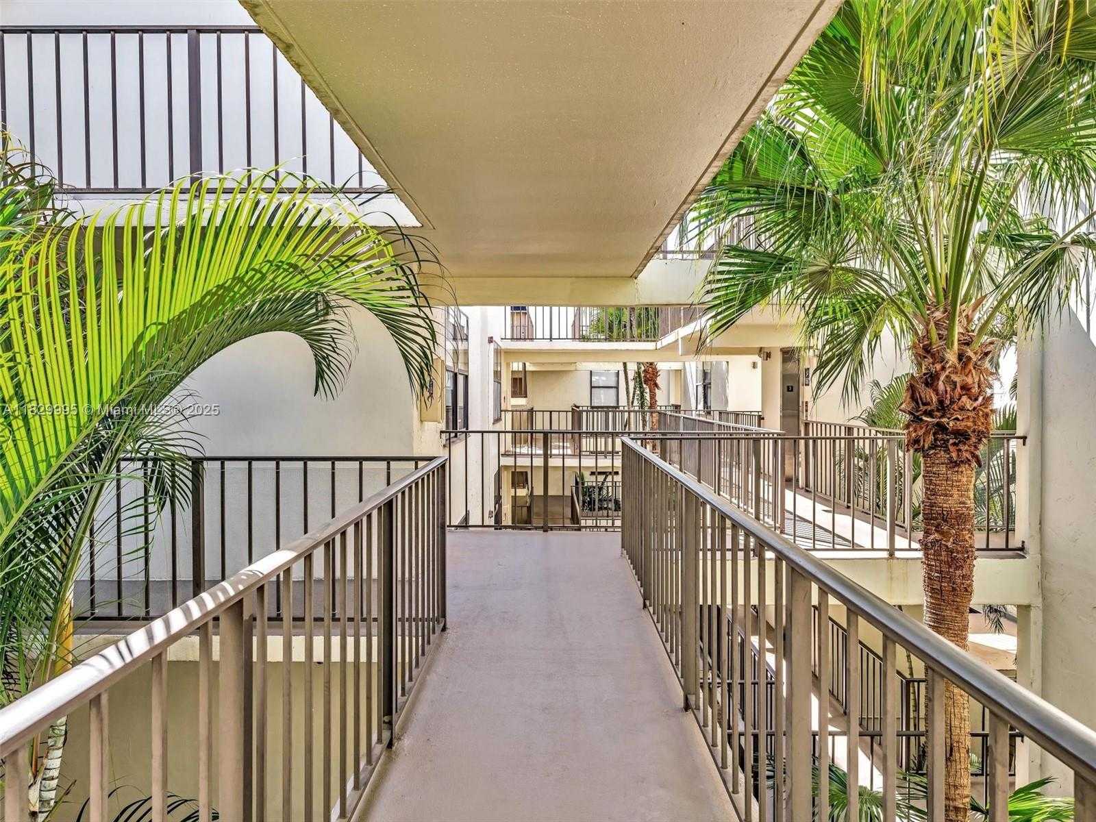 Small Image of 20401 NORTH EAST 30TH AVE #310-8, Aventura Number 25