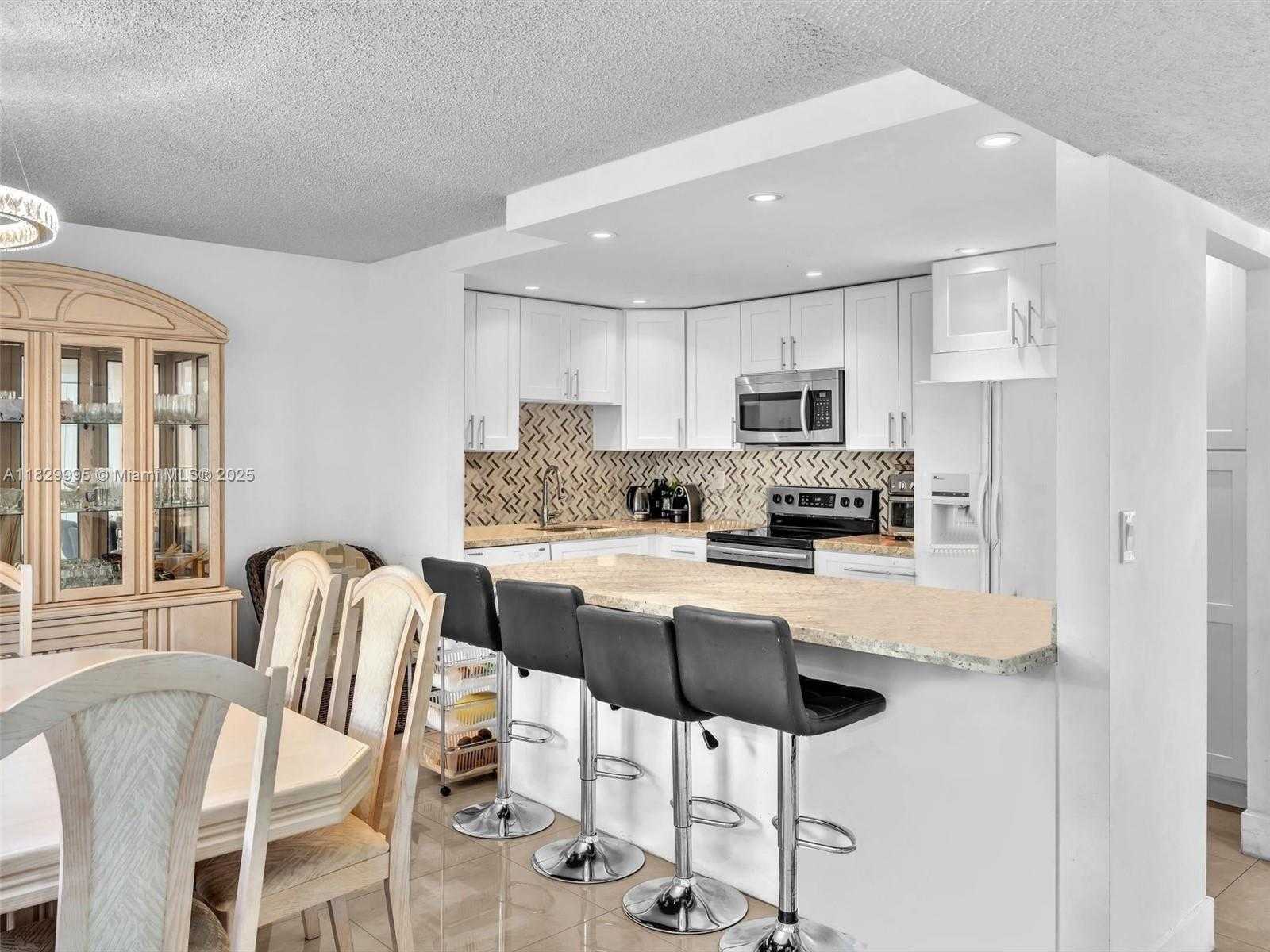 Small Image of 20401 NORTH EAST 30TH AVE #310-8, Aventura Number 6