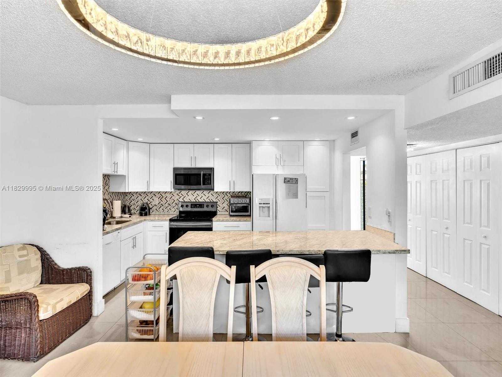 Small Image of 20401 NORTH EAST 30TH AVE #310-8, Aventura Number 7