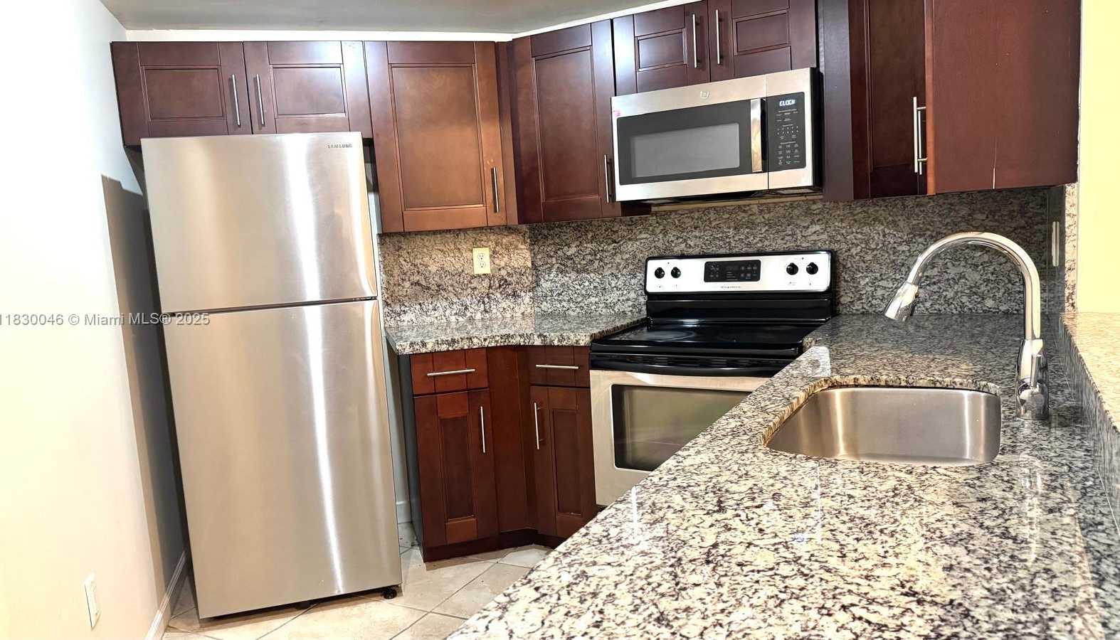 Small Image of 9731 FONTAINEBLEAU BLVD #F209, Miami Number 10