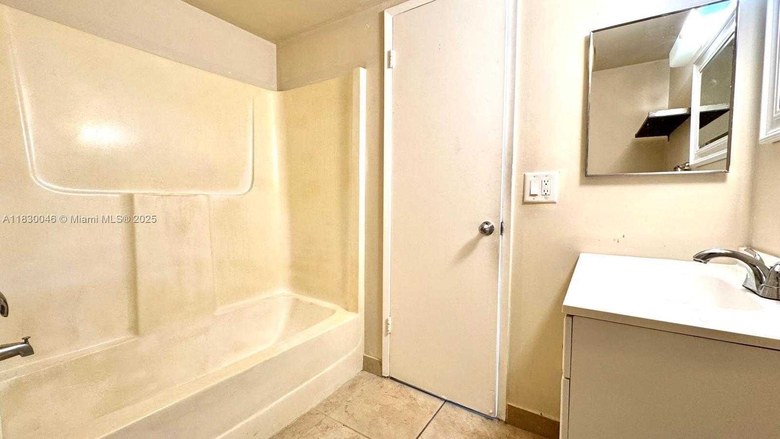 Small Image of 9731 FONTAINEBLEAU BLVD #F209, Miami Number 16