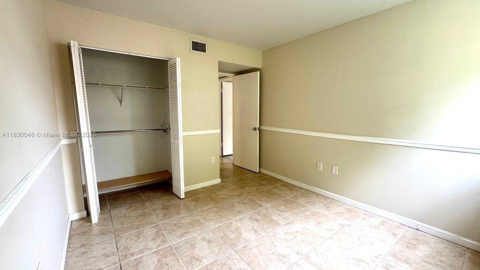 Small Image of 9731 FONTAINEBLEAU BLVD #F209, Miami Number 17
