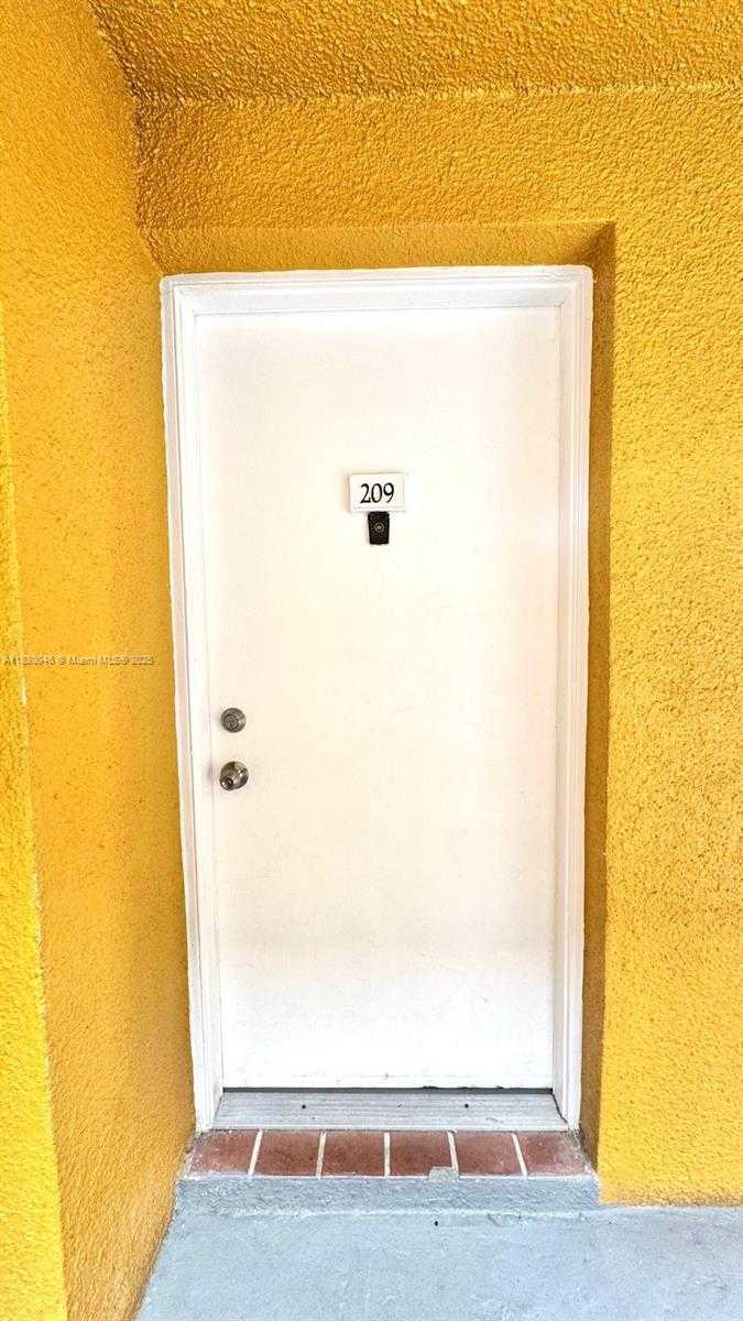 Small Image of 9731 FONTAINEBLEAU BLVD #F209, Miami Number 5