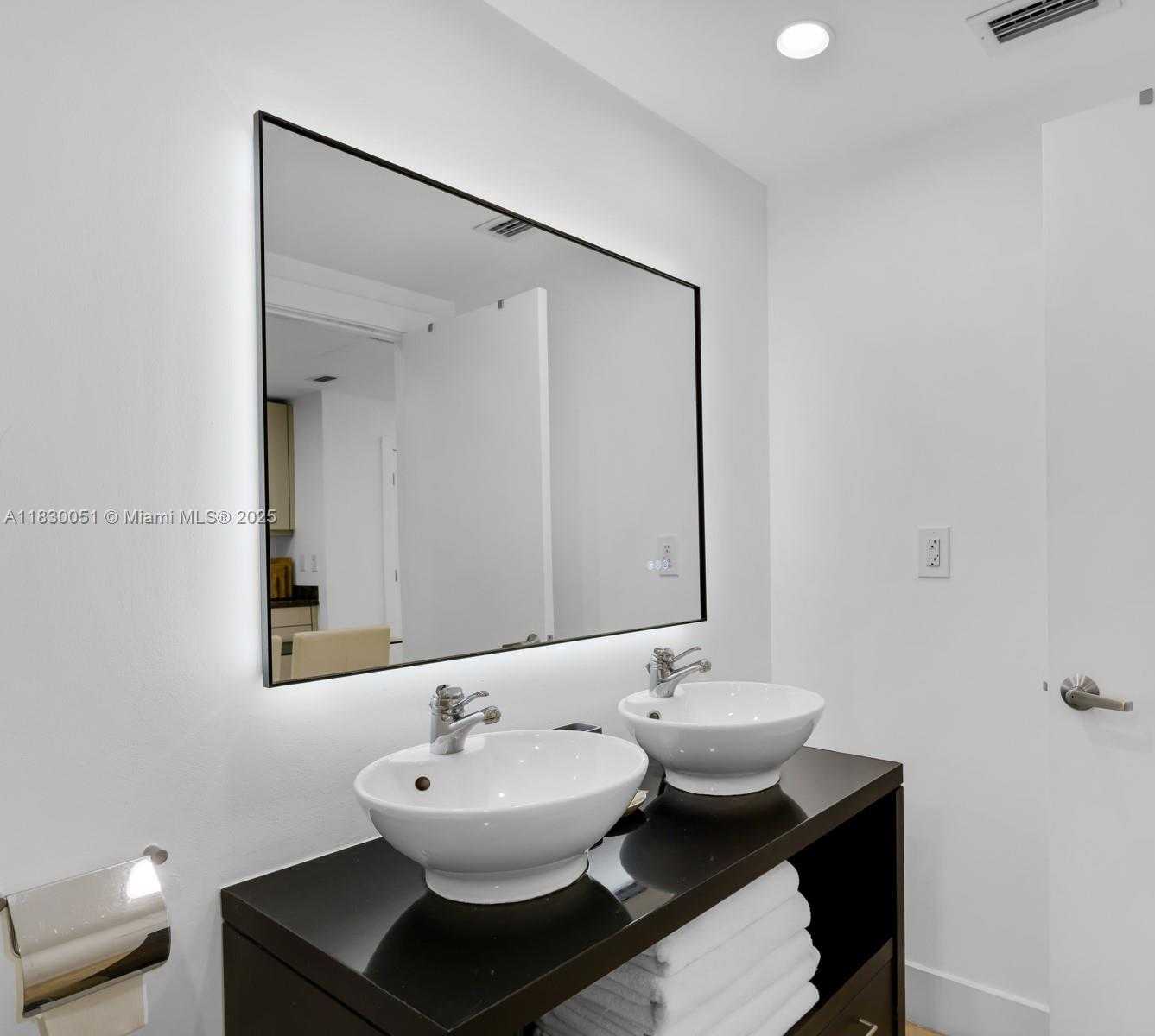 Small Image of 2301 COLLINS AVE #1631, Miami Beach Number 17