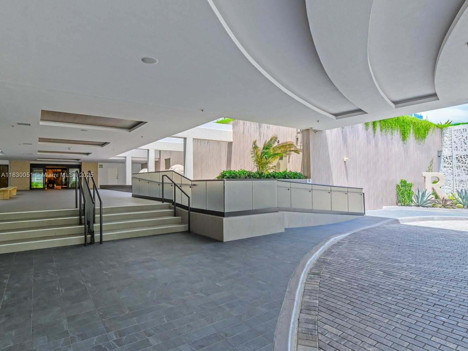 Small Image of 2301 COLLINS AVE #1631, Miami Beach Number 4