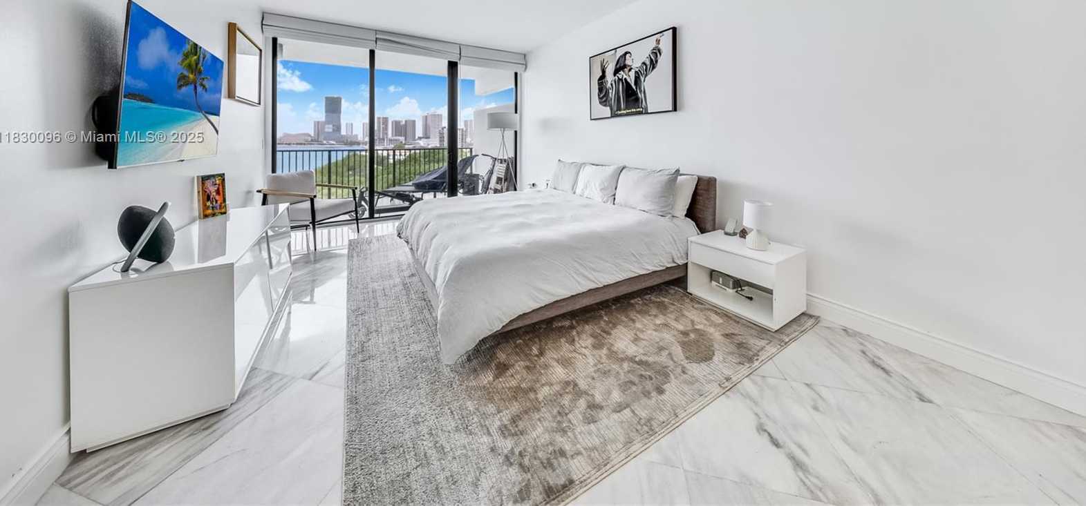 Small Image of 1000 VENETIAN WAY #708, Miami Number 12