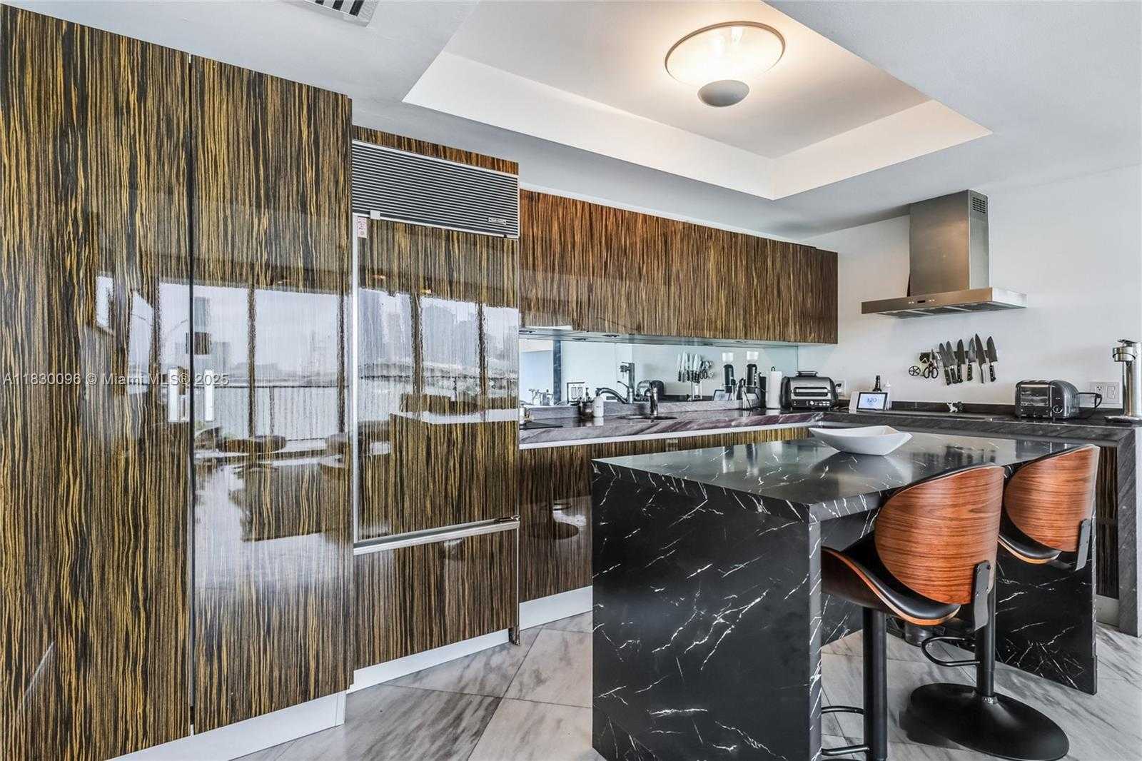 Small Image of 1000 VENETIAN WAY #708, Miami Number 15
