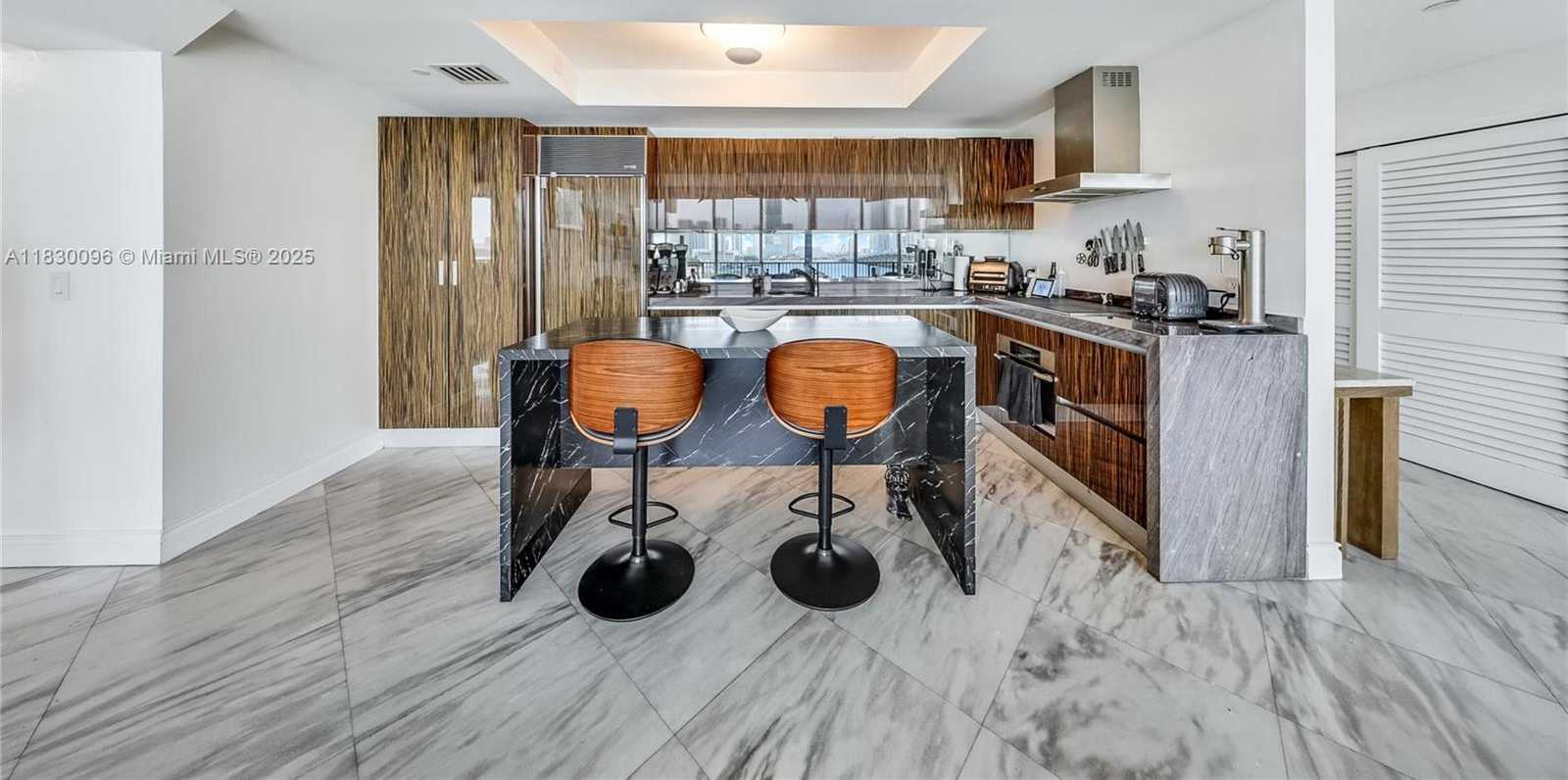 Small Image of 1000 VENETIAN WAY #708, Miami Number 4