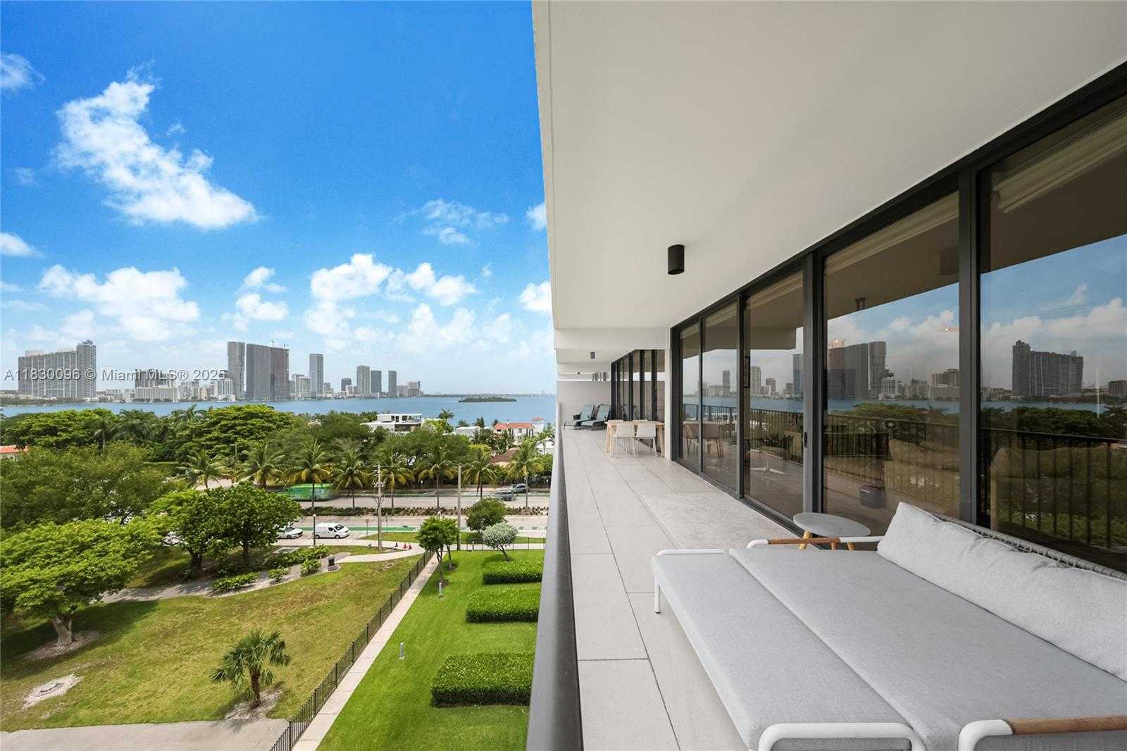 Small Image of 1000 VENETIAN WAY #708, Miami Number 7