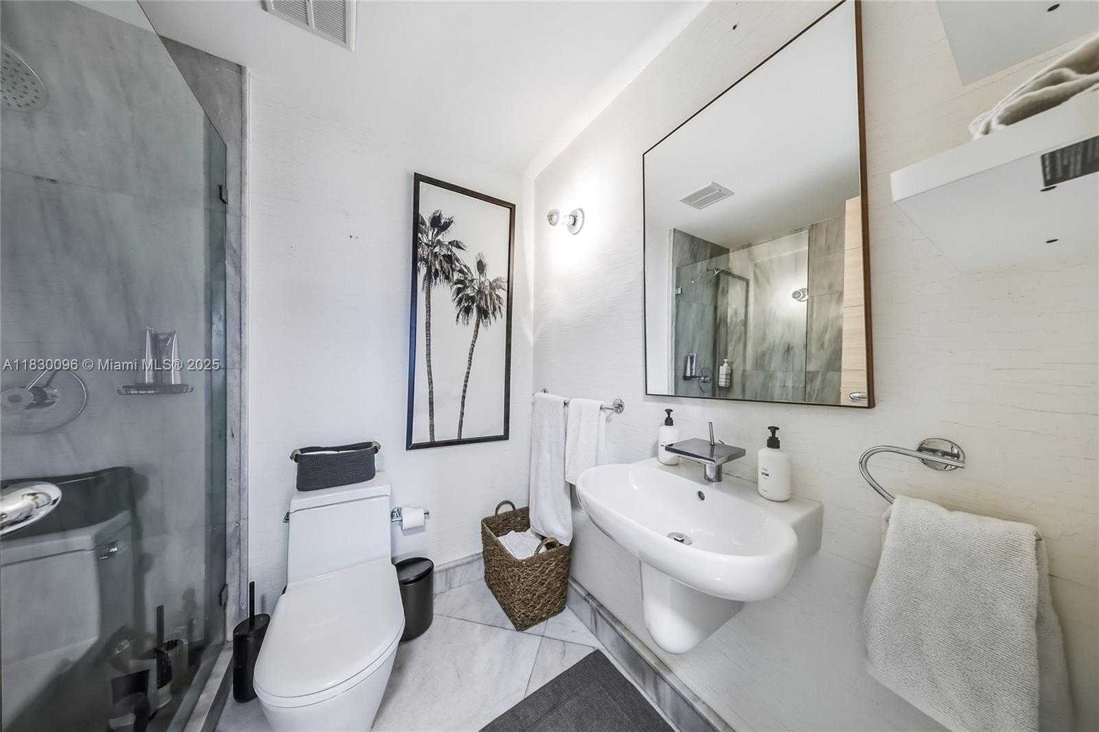 Small Image of 1000 VENETIAN WAY #708, Miami Number 9