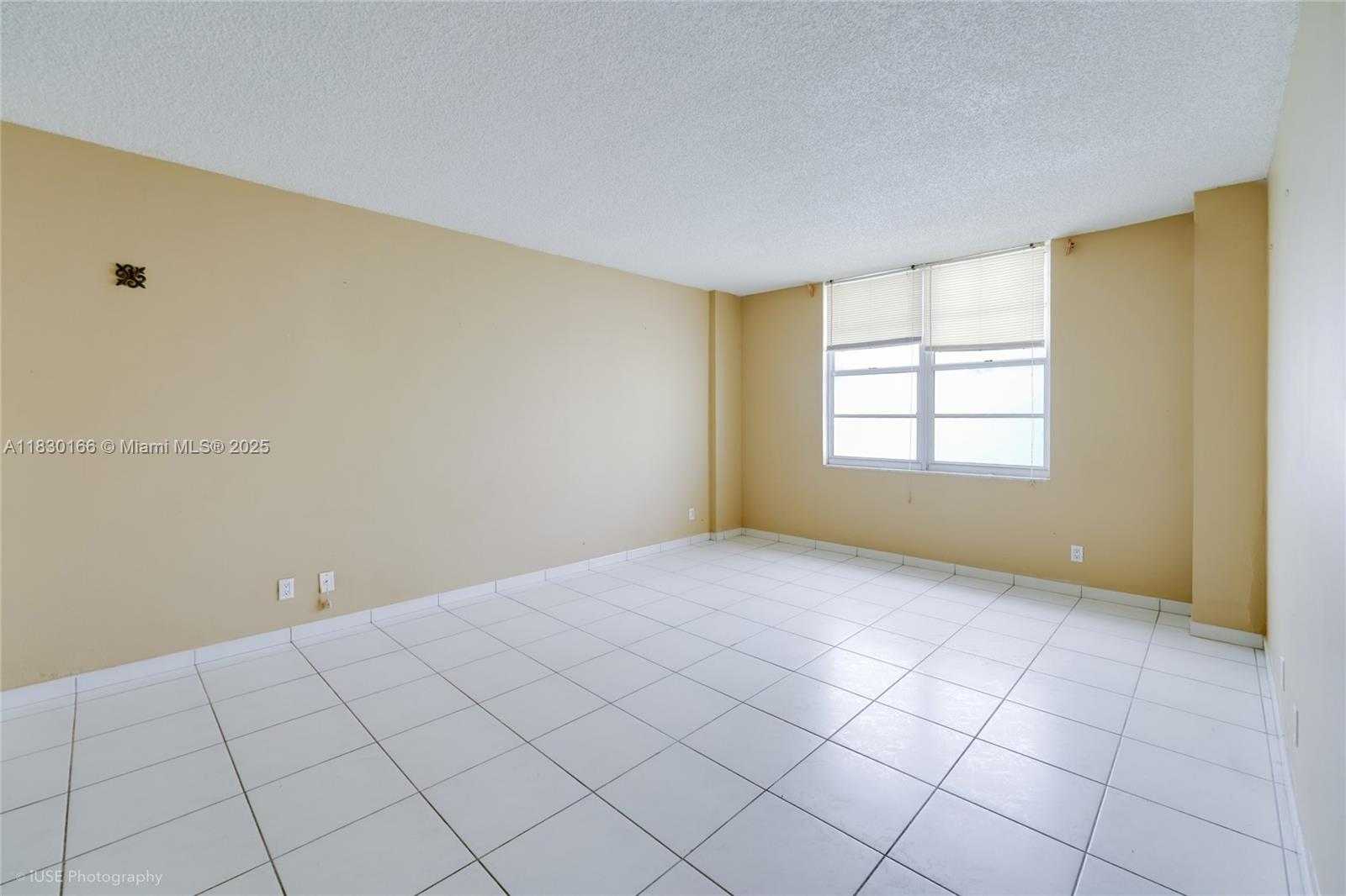 Small Image of 3725 SOUTH OCEAN DR #1411, Hollywood Number 8