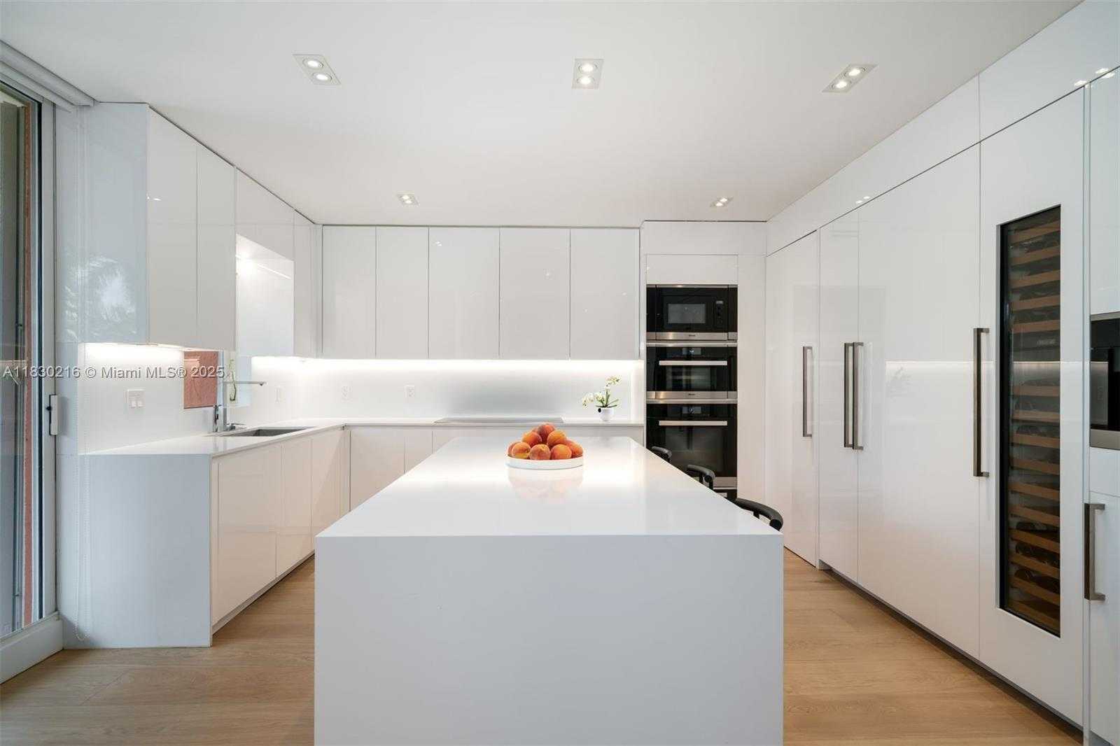 Small Image of 789 CRANDON BLVD #305, Key Biscayne Number 10