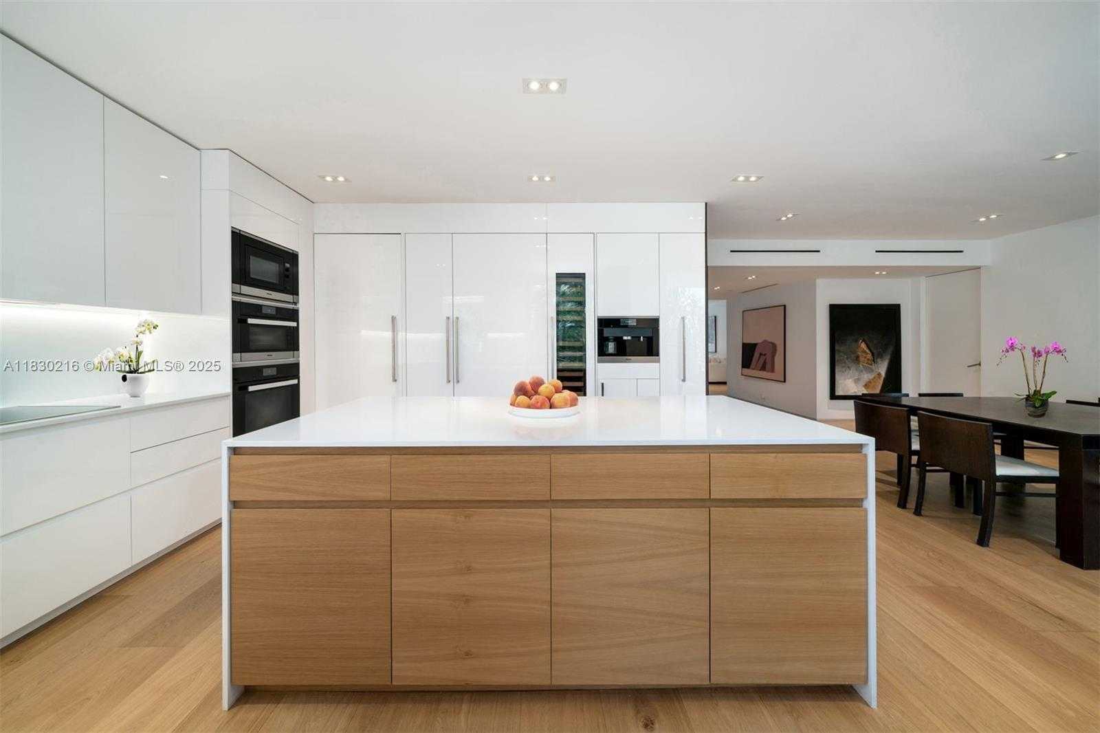 Small Image of 789 CRANDON BLVD #305, Key Biscayne Number 14