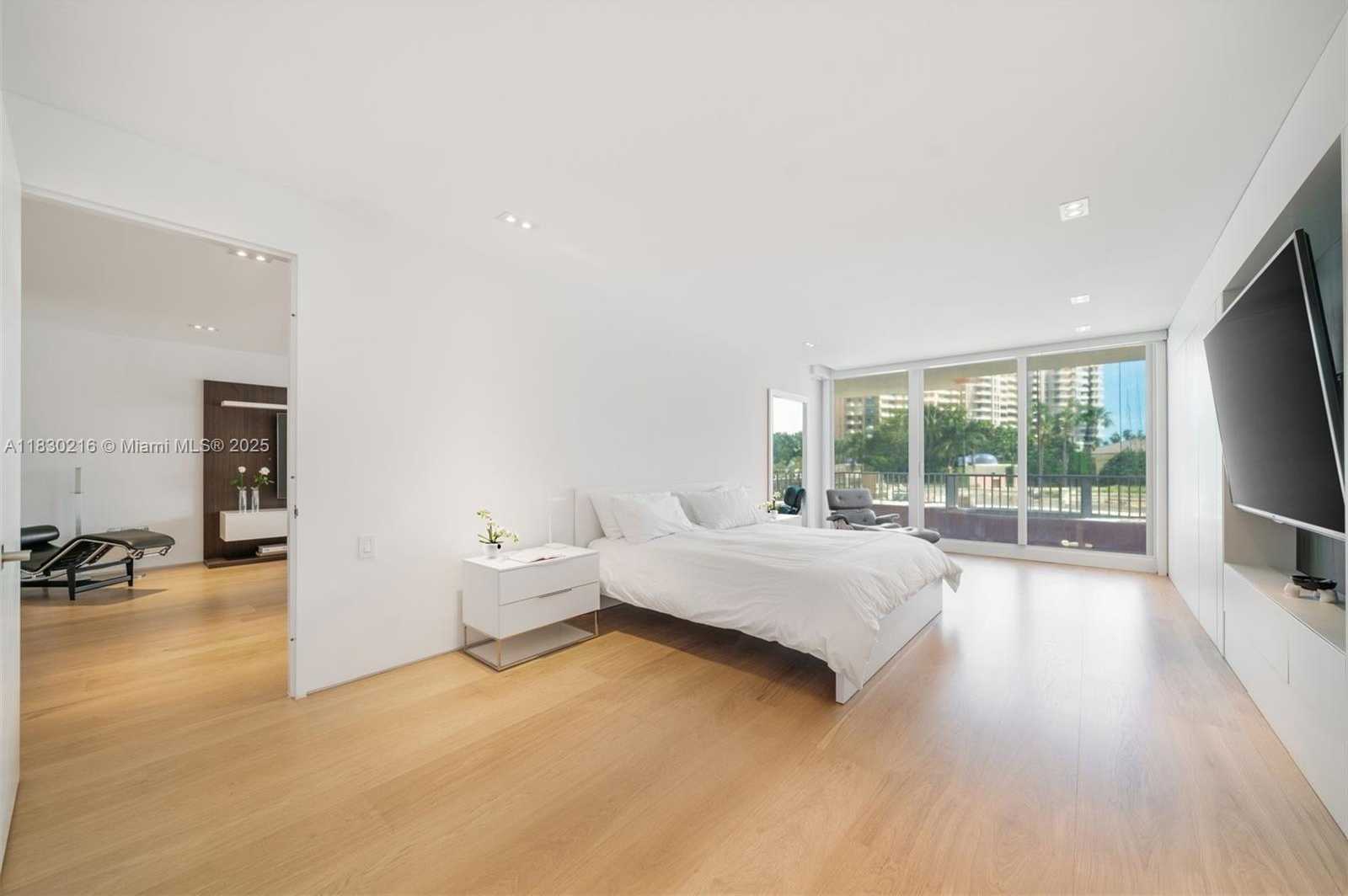 Small Image of 789 CRANDON BLVD #305, Key Biscayne Number 20