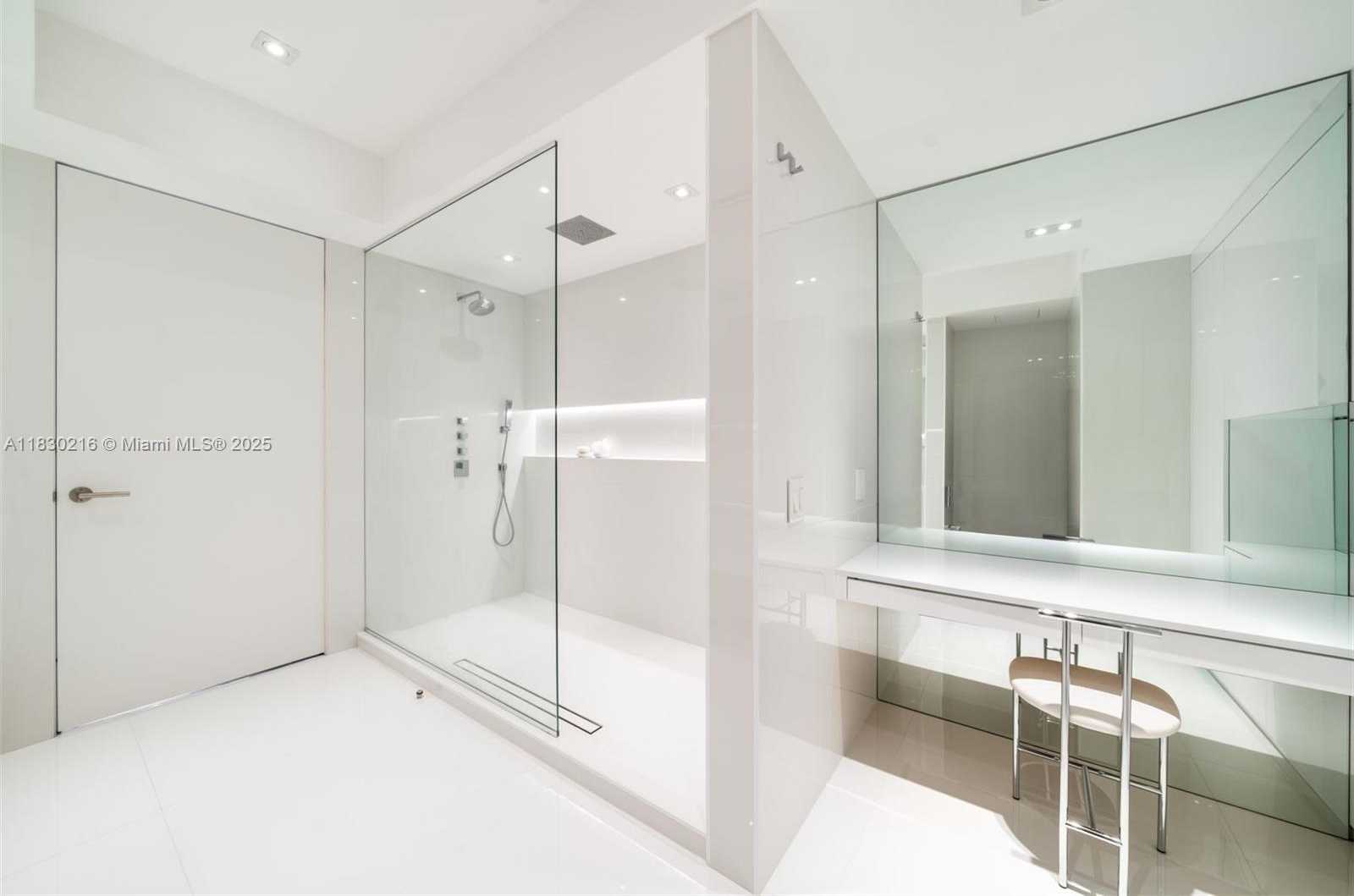 Small Image of 789 CRANDON BLVD #305, Key Biscayne Number 23