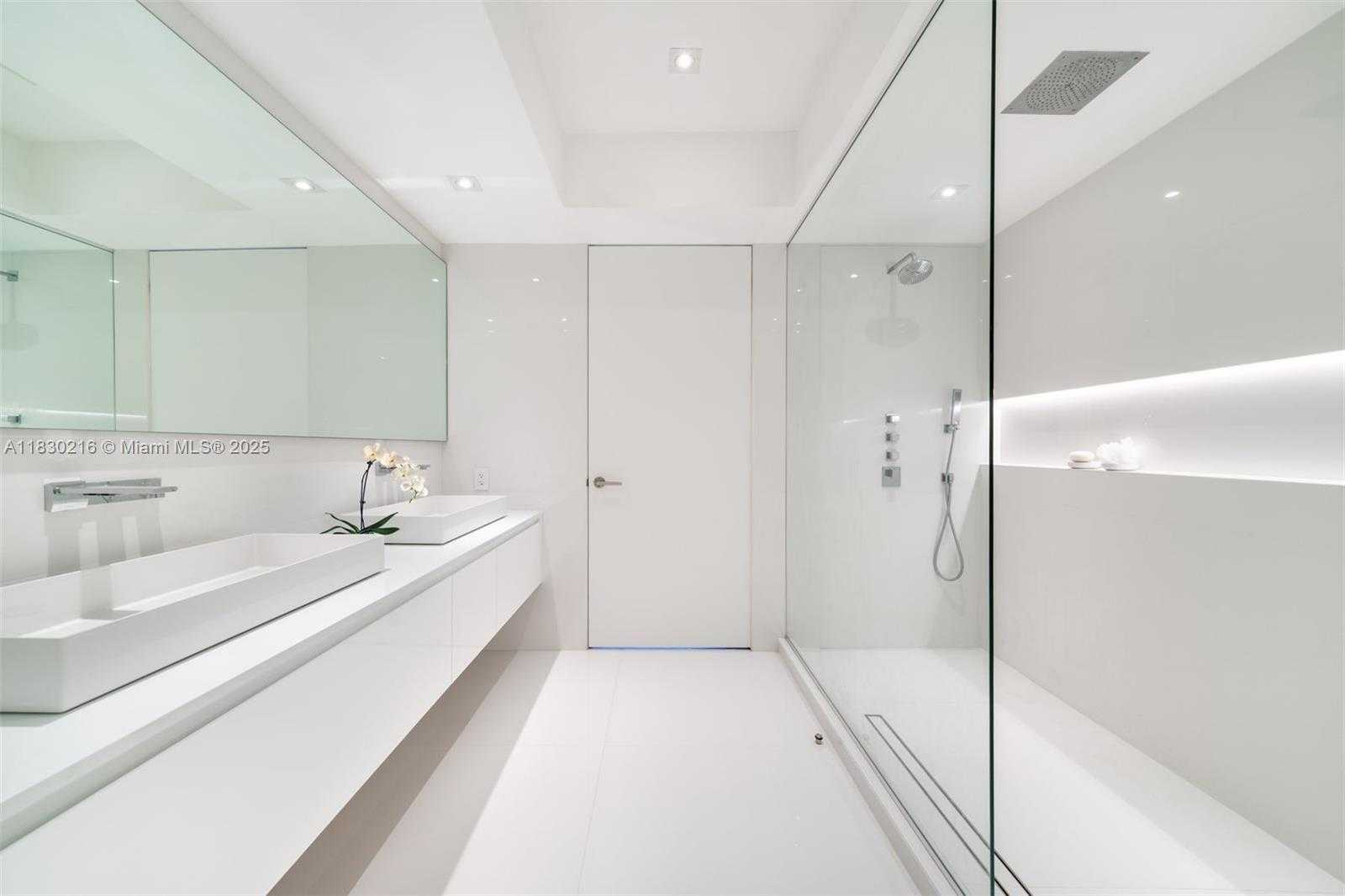 Small Image of 789 CRANDON BLVD #305, Key Biscayne Number 24
