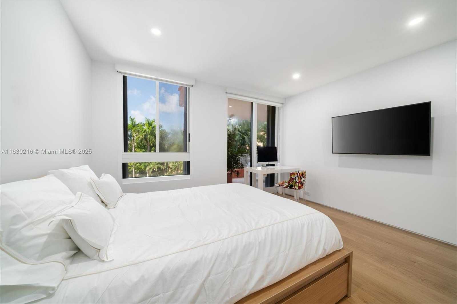 Small Image of 789 CRANDON BLVD #305, Key Biscayne Number 25