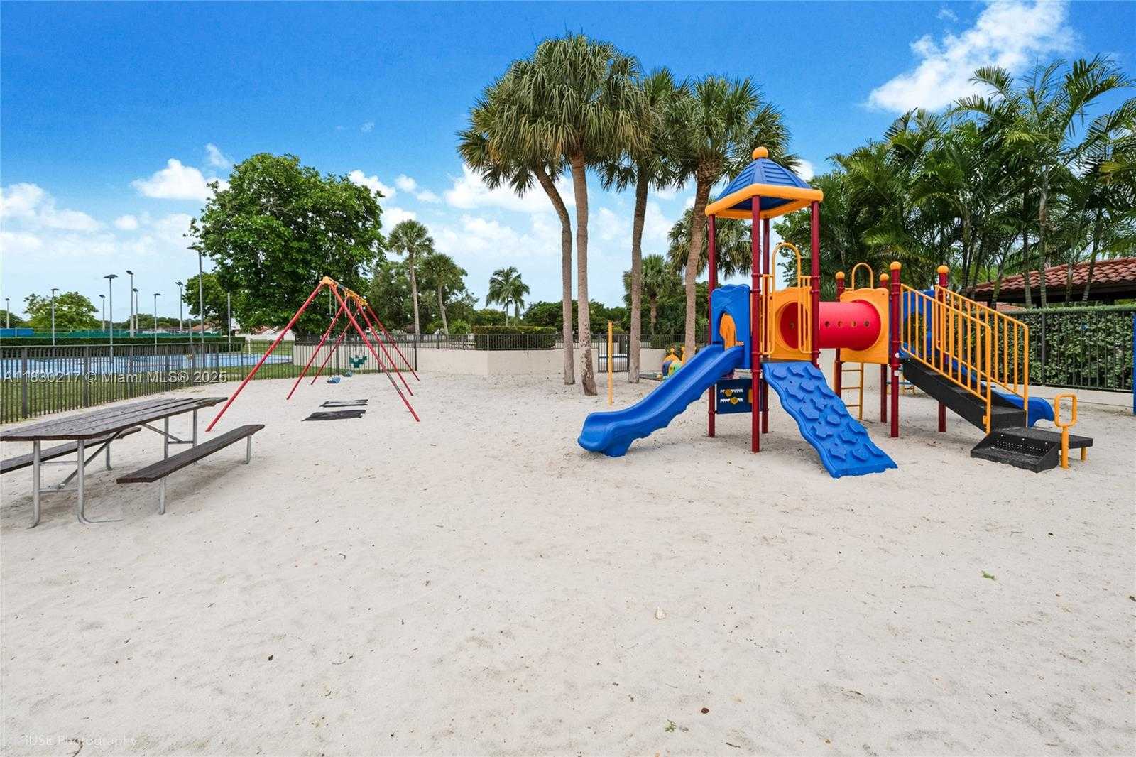 Small Image of 11221 SOUTH WEST 132ND CT W, Miami Number 22