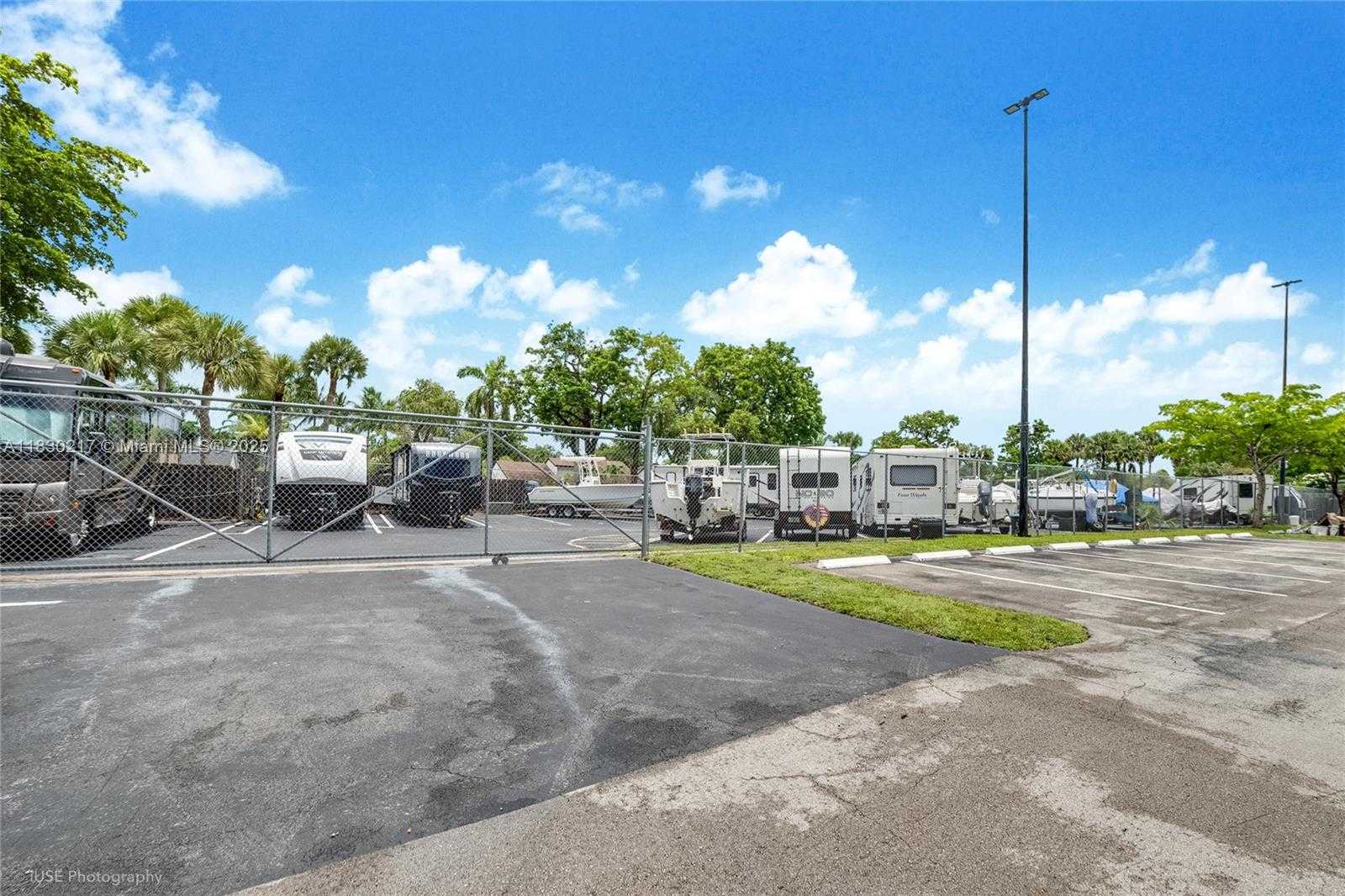 Small Image of 11221 SOUTH WEST 132ND CT W, Miami Number 27