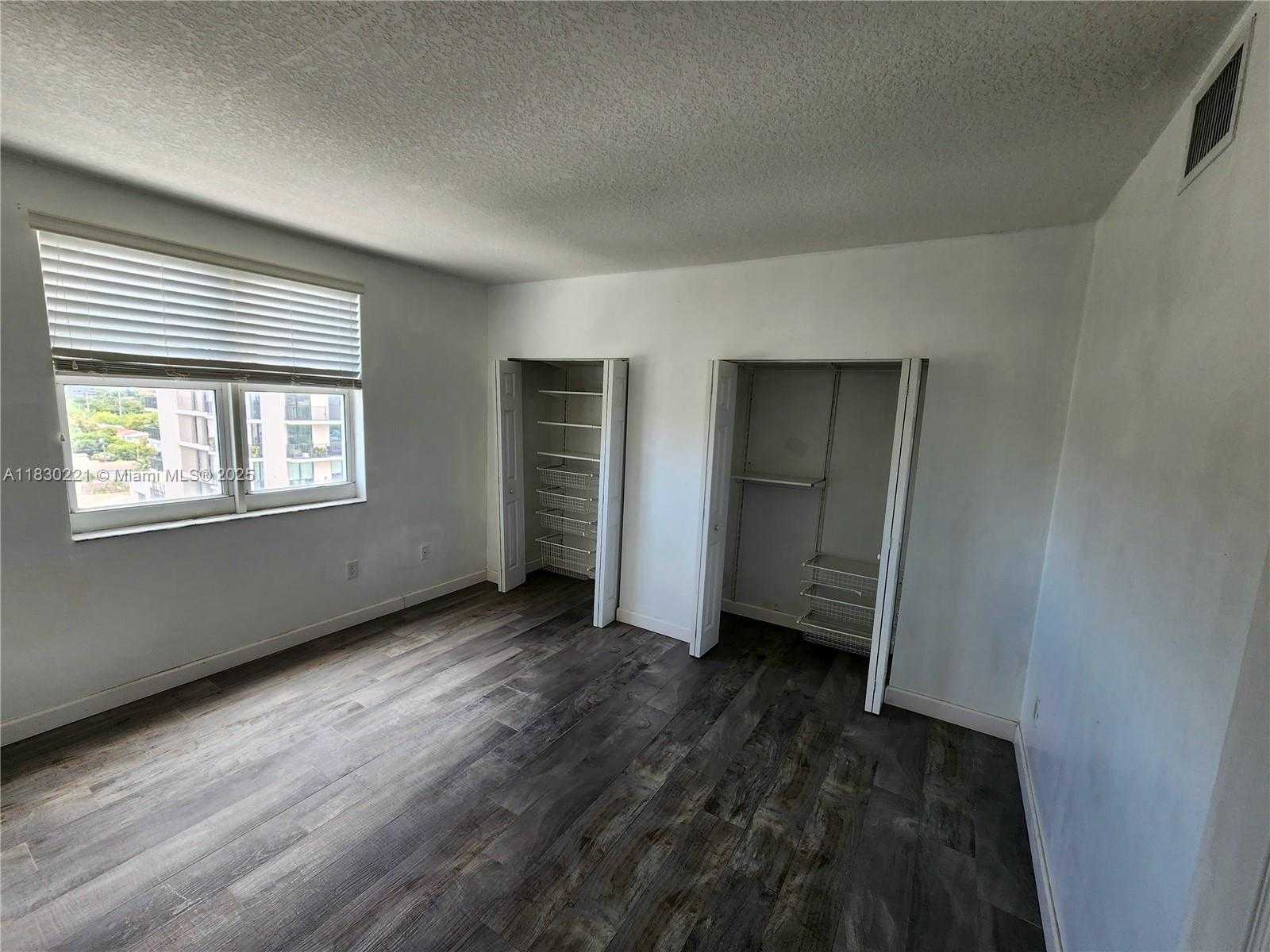Small Image of 50 MENORES AVE #832, Coral Gables Number 14