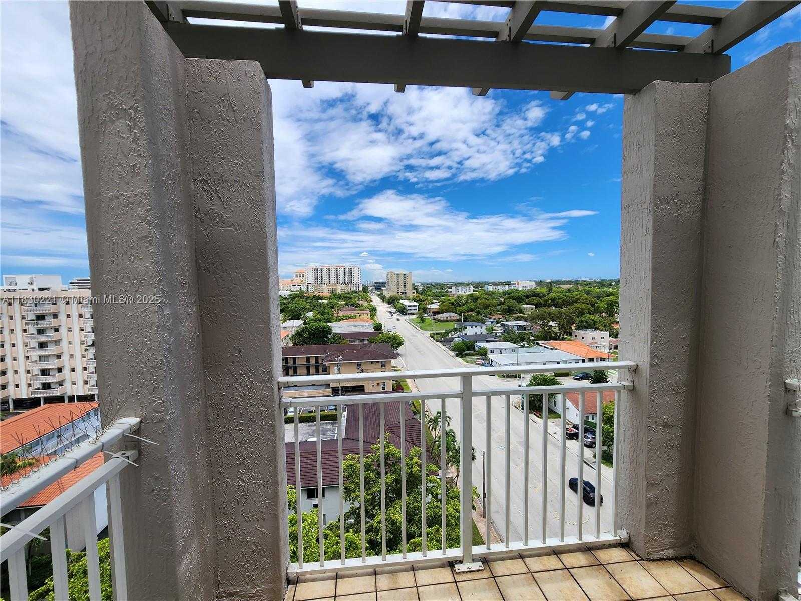 Small Image of 50 MENORES AVE #832, Coral Gables Number 18