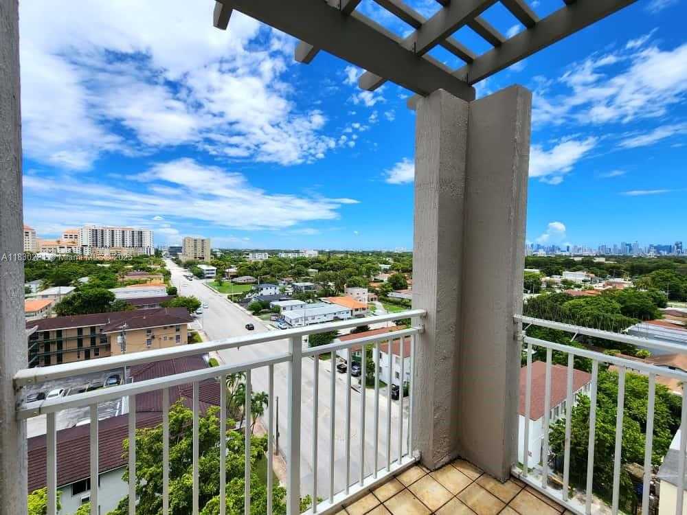Small Image of 50 MENORES AVE #832, Coral Gables Number 19