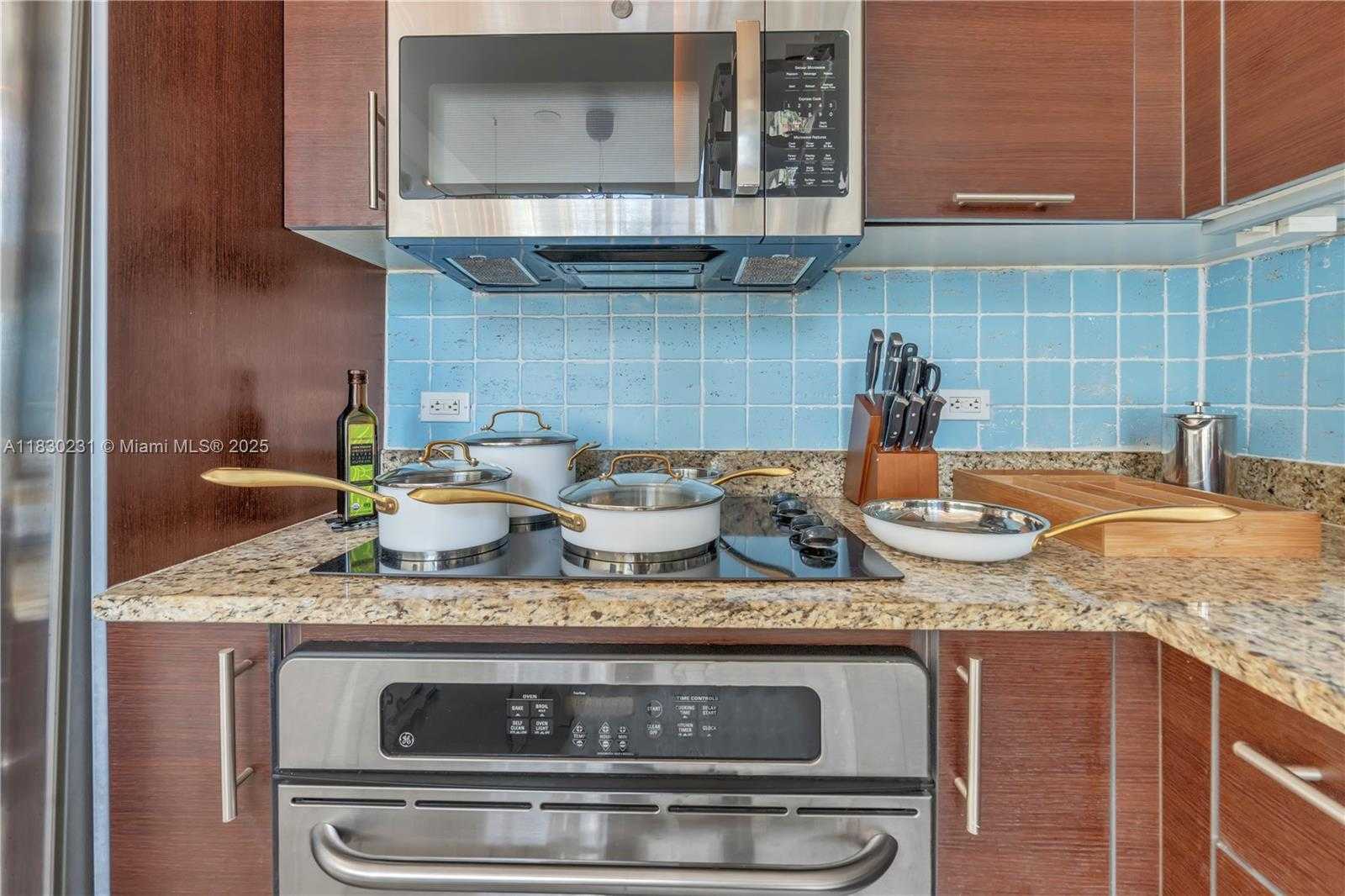 Small Image of 41 SOUTH EAST 5TH ST #2004, Miami Number 24