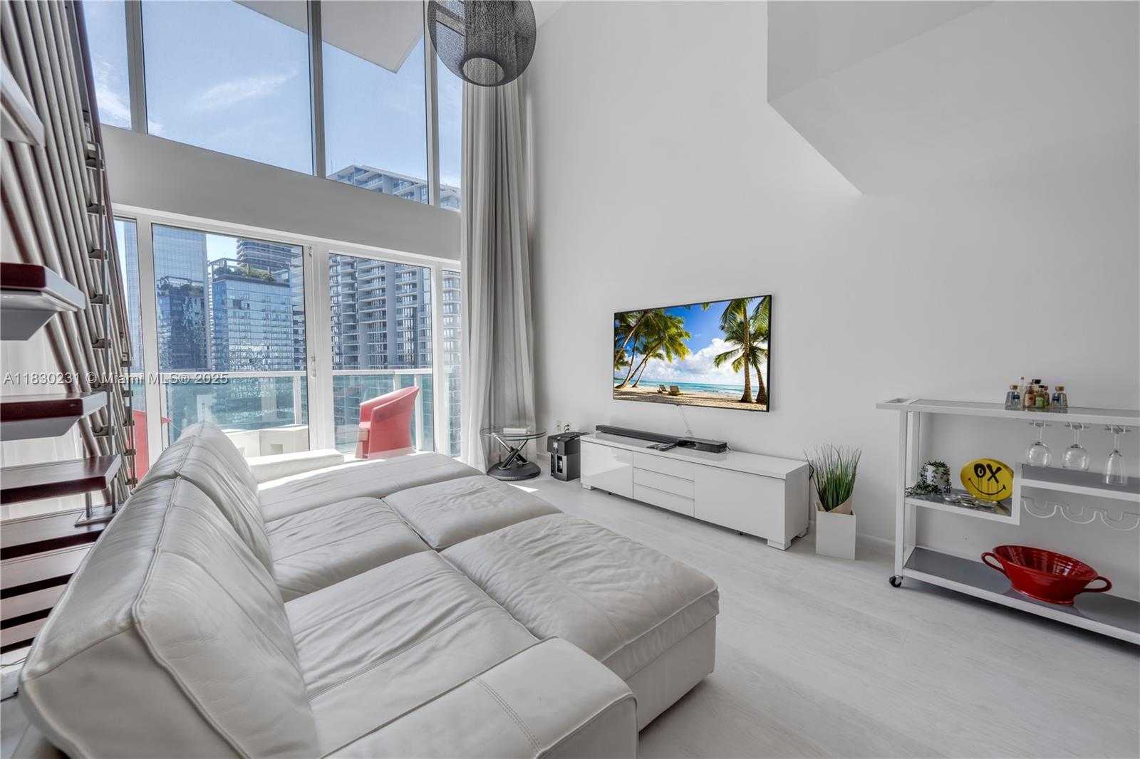 Small Image of 41 SOUTH EAST 5TH ST #2004, Miami Number 26