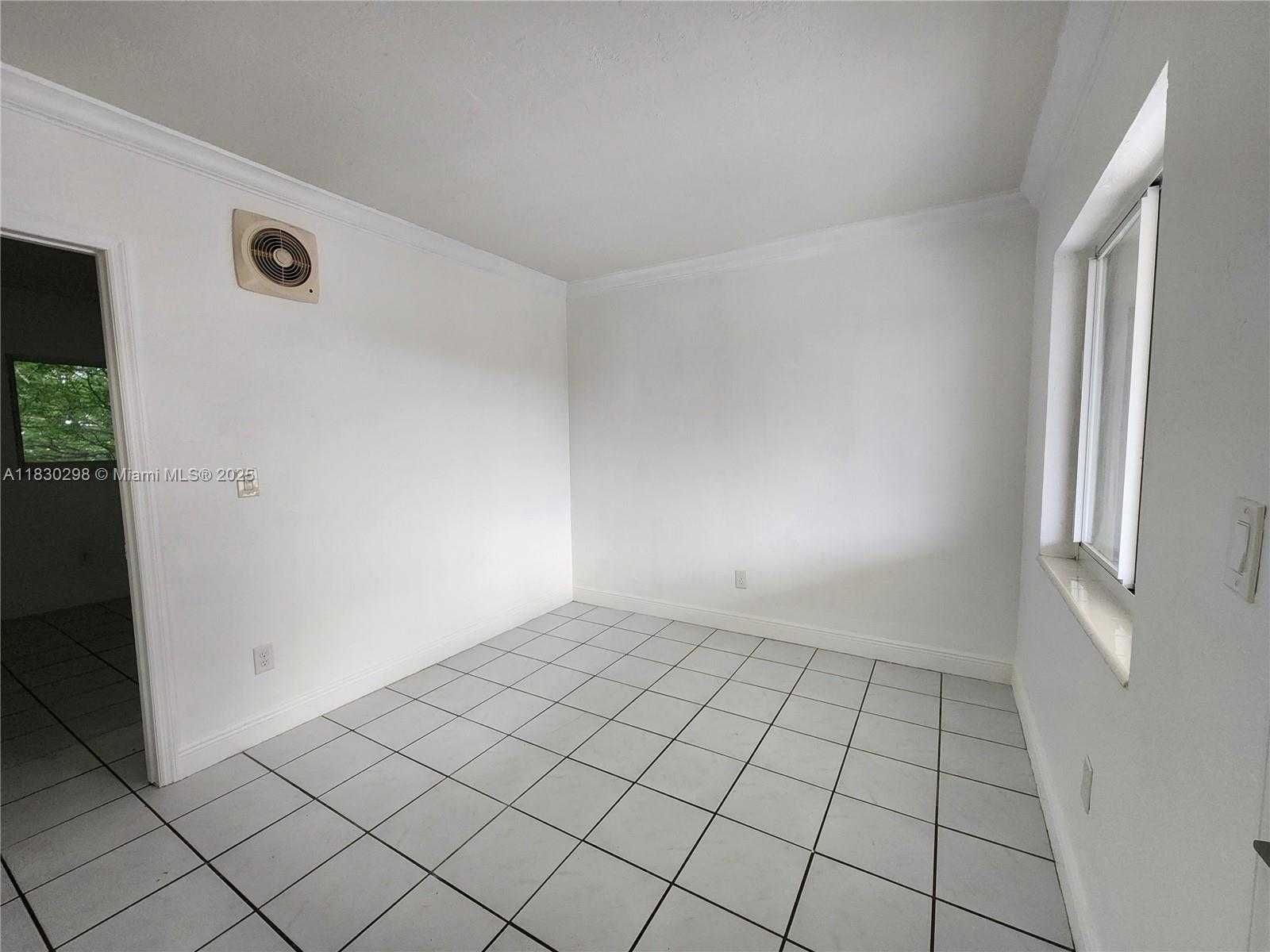 Small Image of 1014 SALZEDO ST #304, Coral Gables Number 13