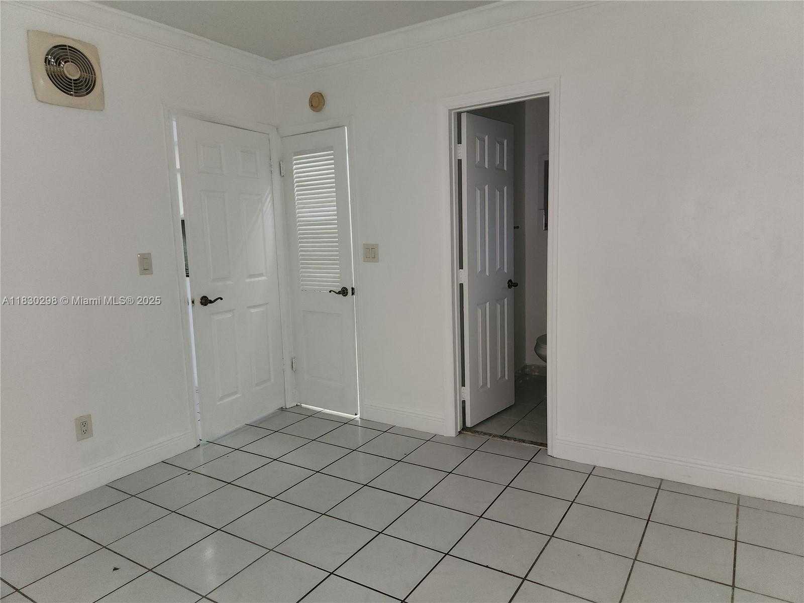 Small Image of 1014 SALZEDO ST #304, Coral Gables Number 15