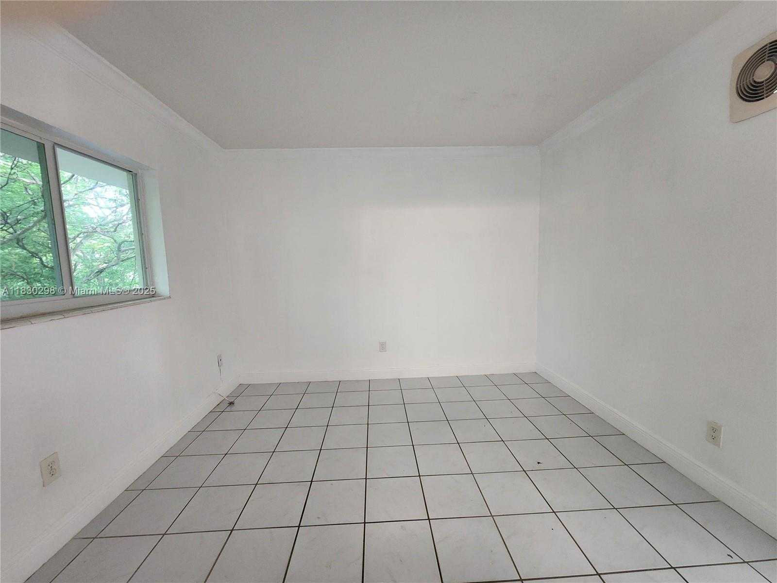 Small Image of 1014 SALZEDO ST #304, Coral Gables Number 16