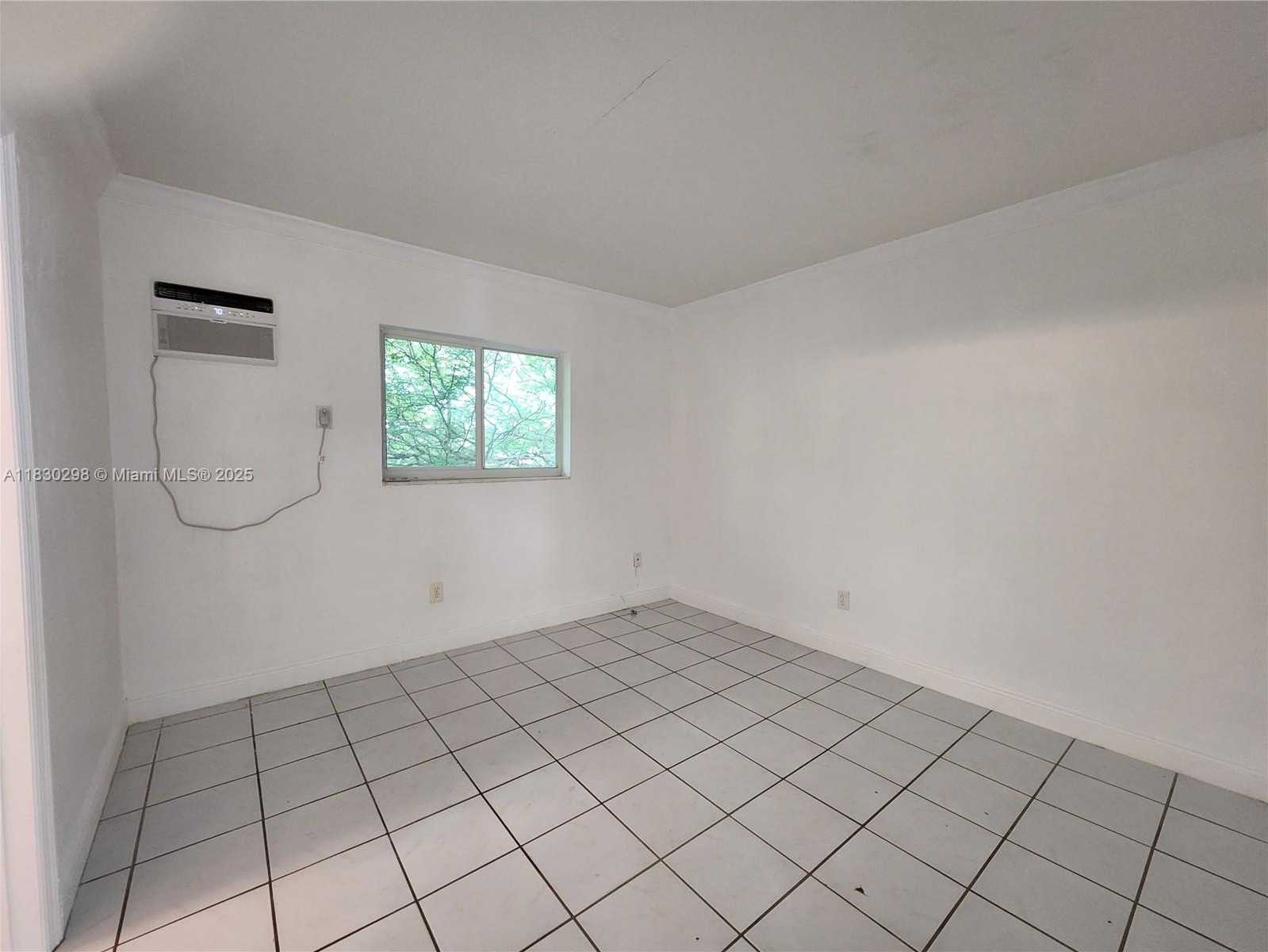 Small Image of 1014 SALZEDO ST #304, Coral Gables Number 17