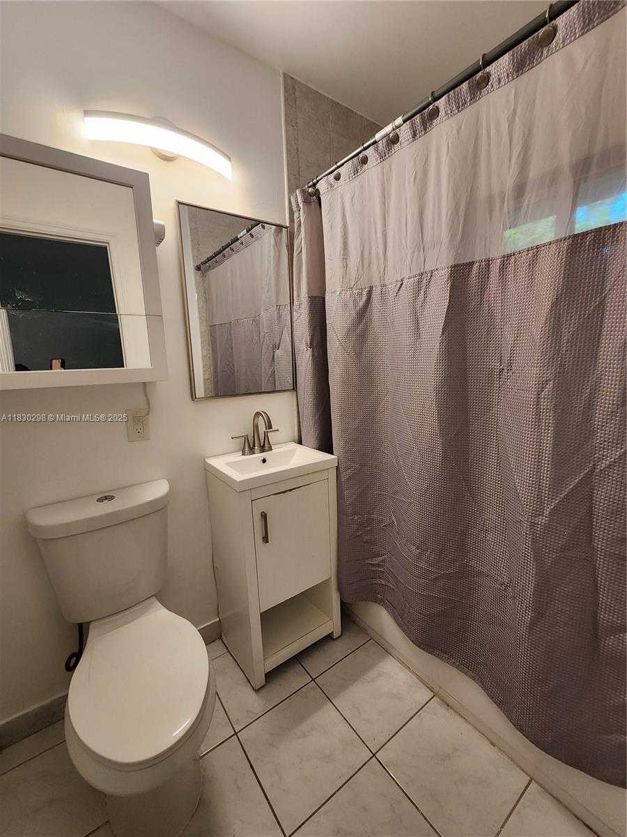 Small Image of 1014 SALZEDO ST #304, Coral Gables Number 22