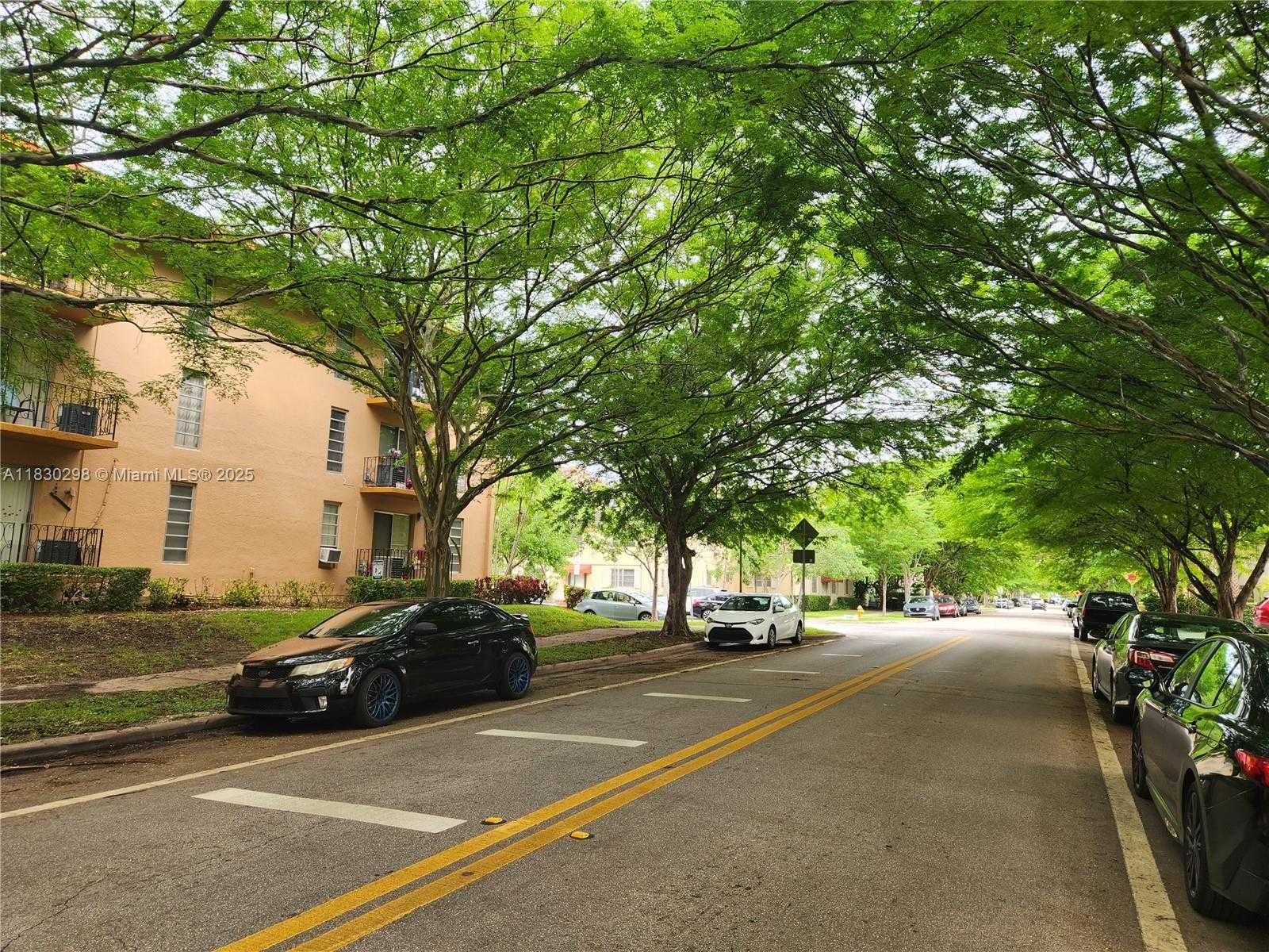 Small Image of 1014 SALZEDO ST #304, Coral Gables Number 24